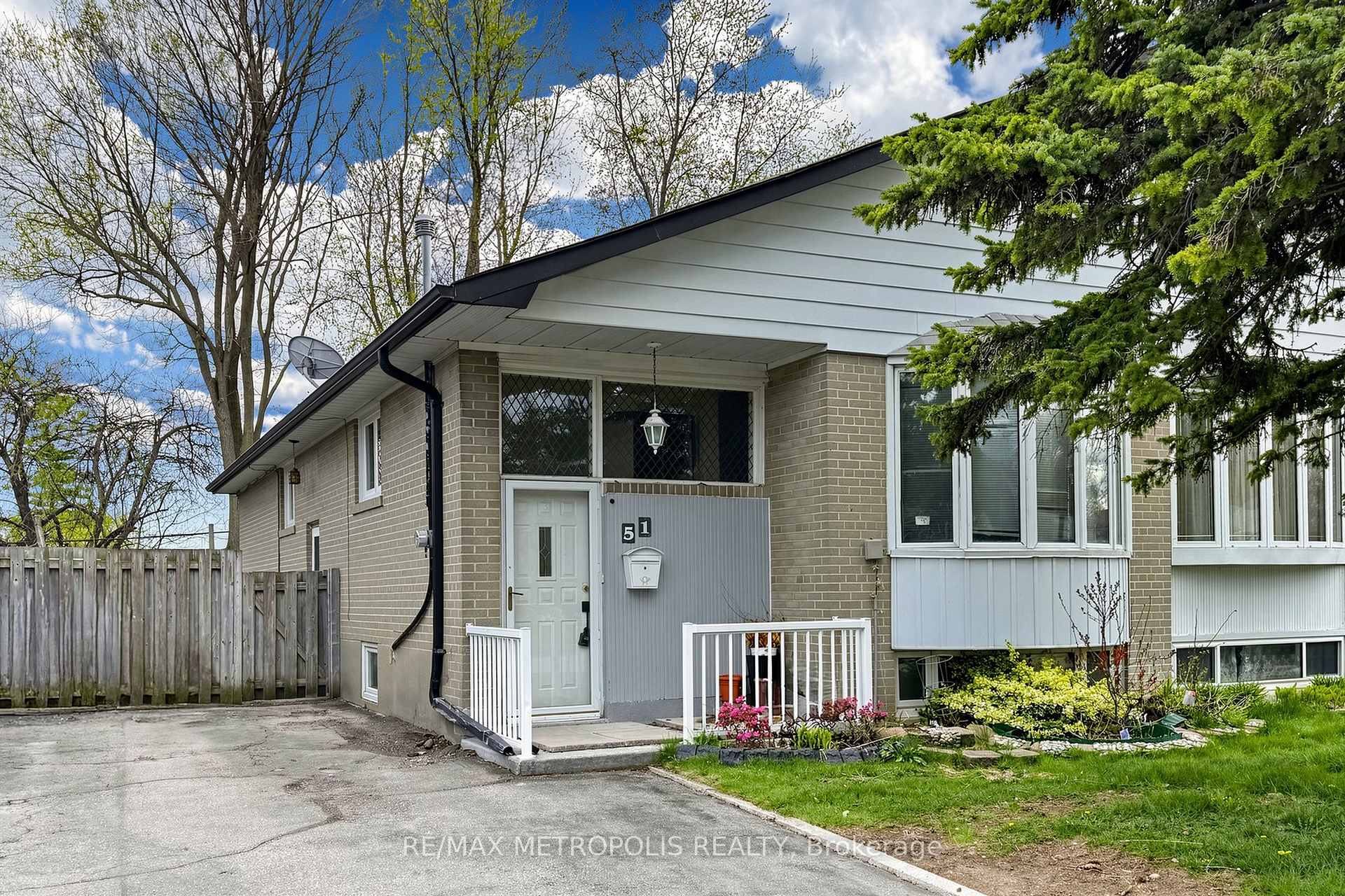 51 Greyabbey Trail, Toronto, ON M1E 1V8, Toronto E08, ON — photo 6 of 51