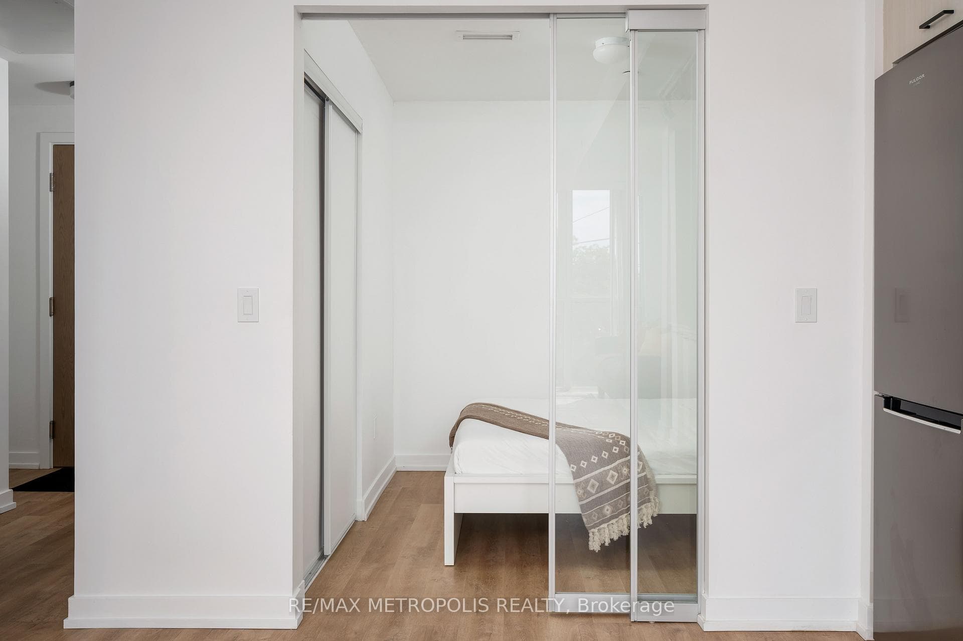 2300 St Clair Avenue W 407, Toronto W02, ON M6N 0B3, Toronto W02, ON — photo 20 of 51