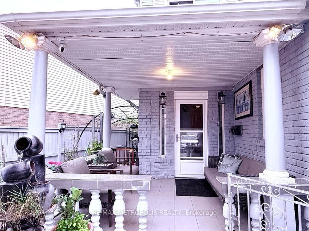 4 Shepmore Terrace, Toronto, ON M1B 3H4, Toronto E11, ON — photo 2 of 30