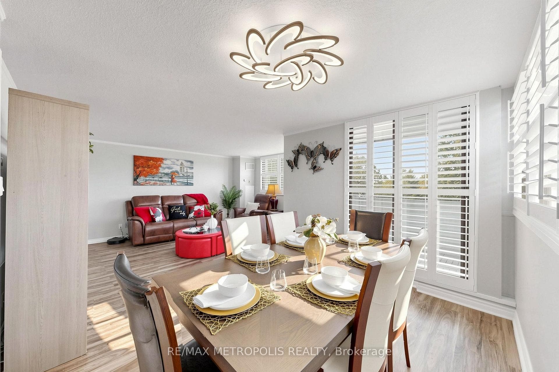 1111 Bough Beeches Boulevard 207, Mississauga, ON L4W 4N1, Mississauga, ON — photo 11 of 49