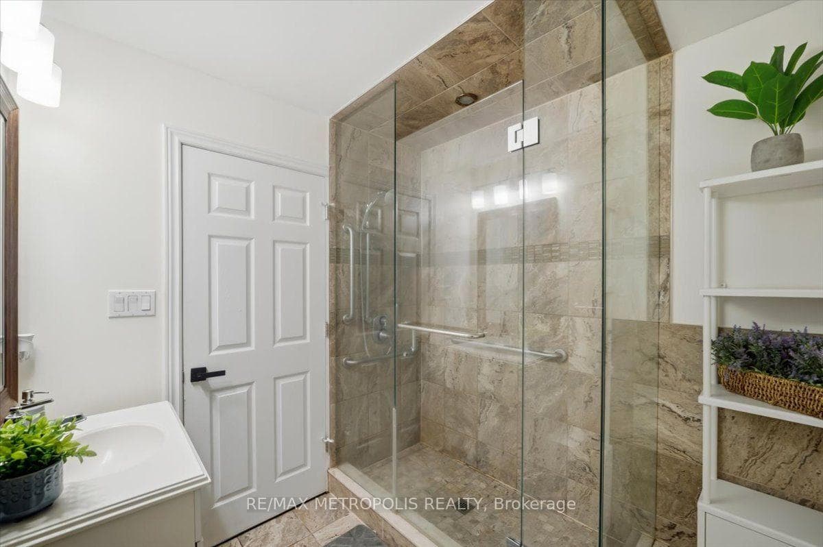 615 Dogwood Lane, Waterloo, ON N2L 4Y2, Waterloo, ON — photo 55 of 97