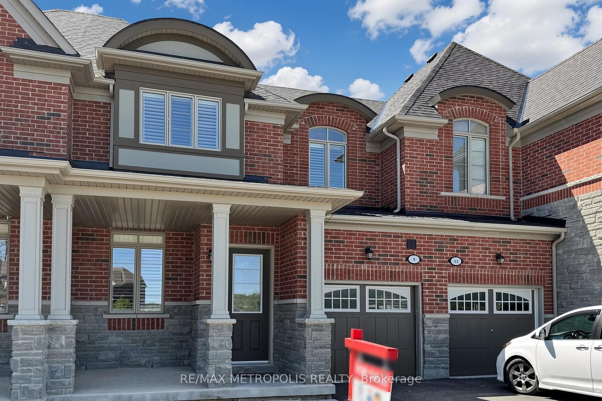 9 Caton Lane, Ajax, ON L1T 0P8, Ajax, ON — photo 2 of 50