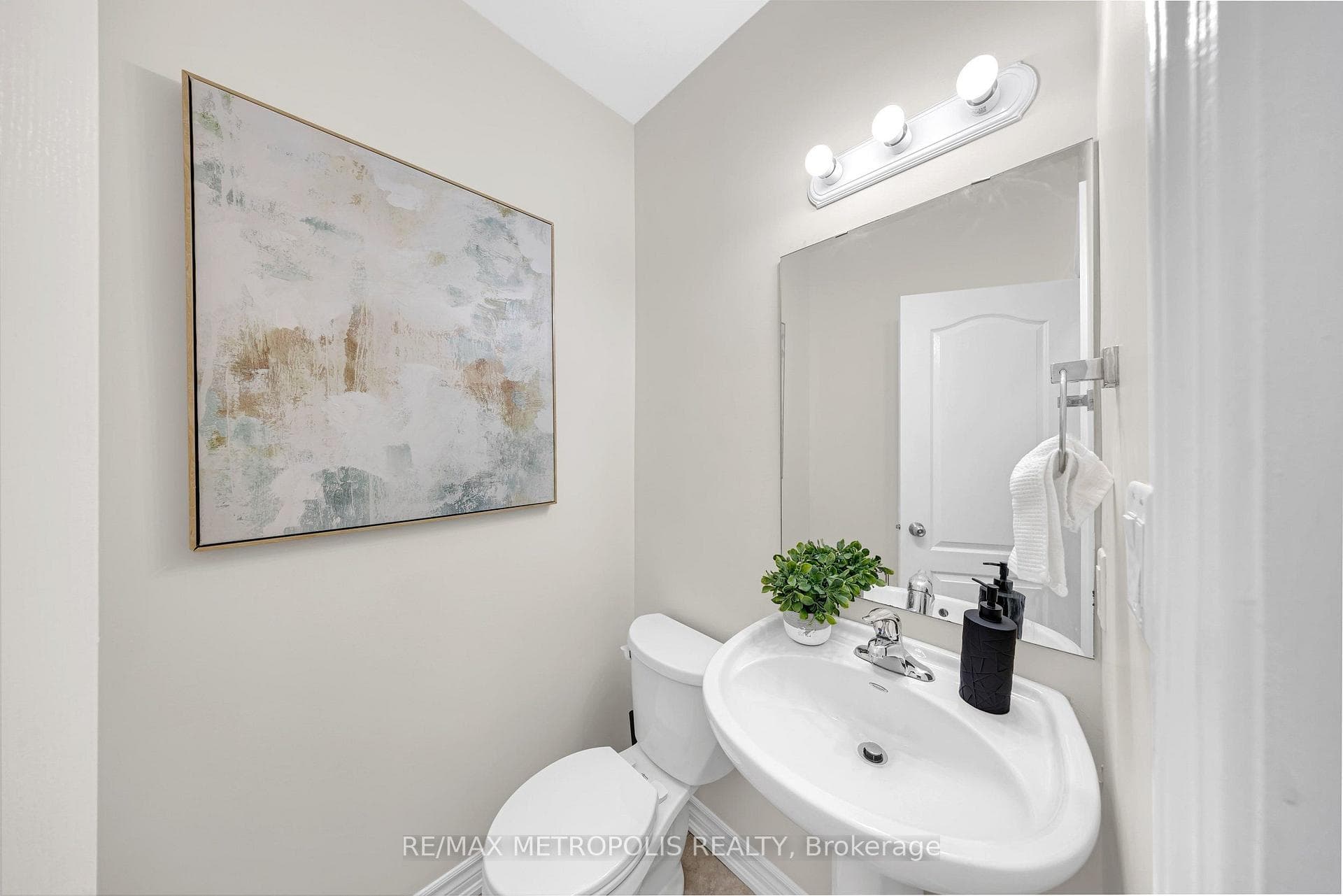23 Gordon Cowling Street, Clarington, ON L1E 0G7, Clarington, ON — photo 23 of 61