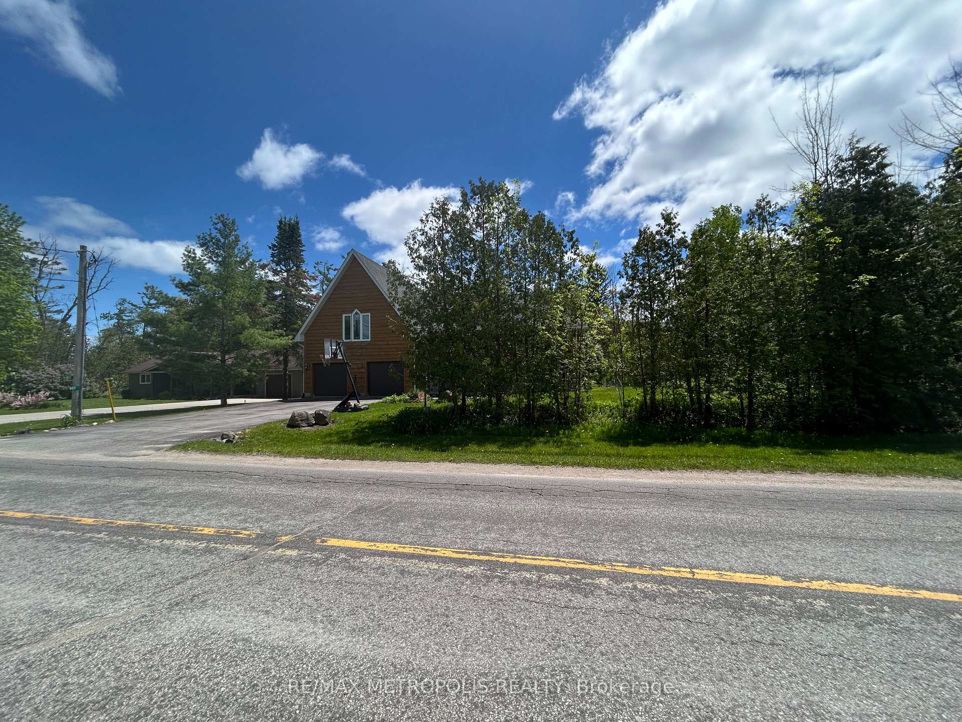 593 Lakeshore Road E, Oro-Medonte, ON L5G 1J4, Oro-Medonte, ON — photo 2 of 20