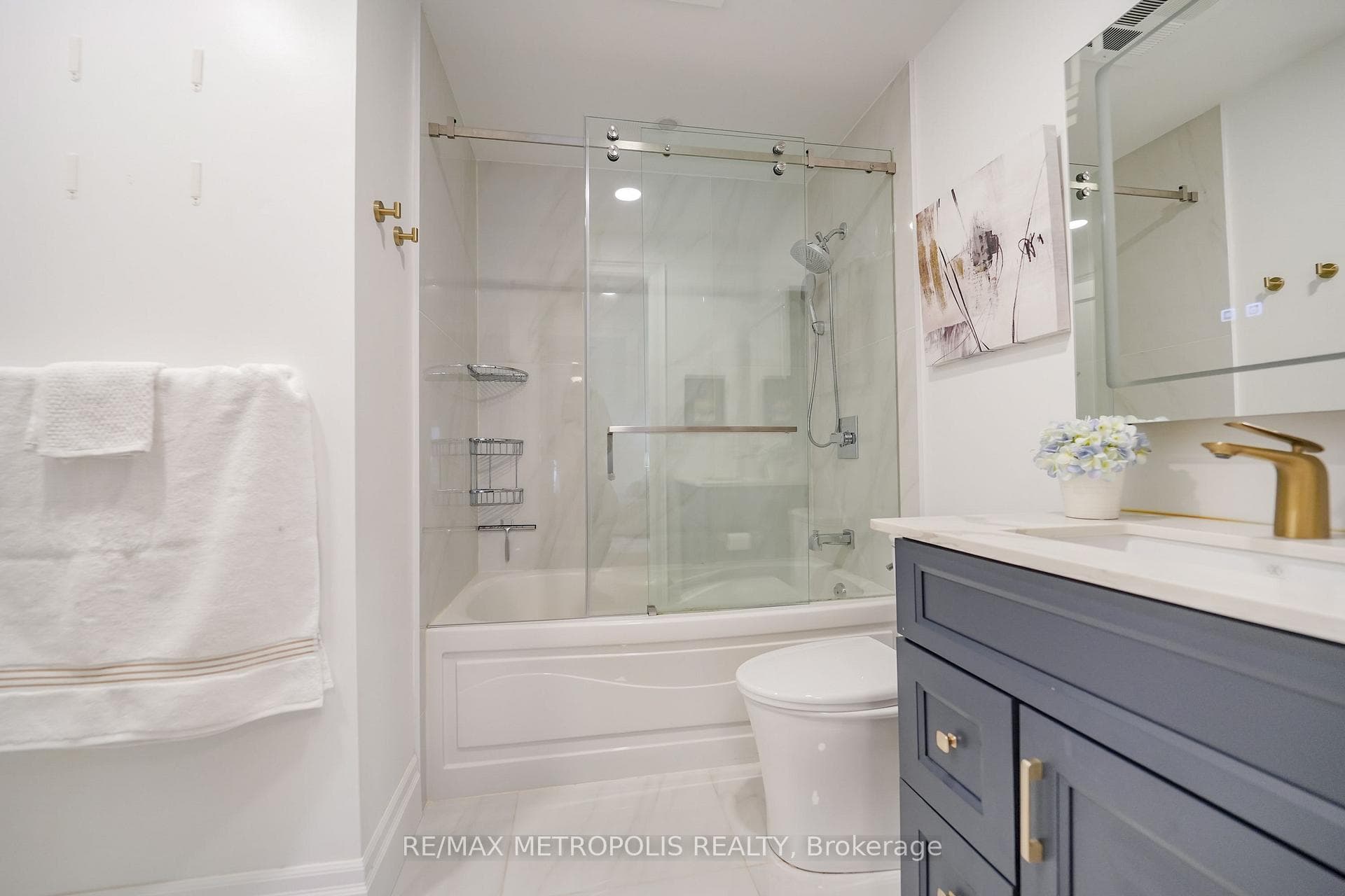 2191 Yonge Street 3709, Toronto, ON M4S 3H8, Toronto C10, ON — photo 26 of 36