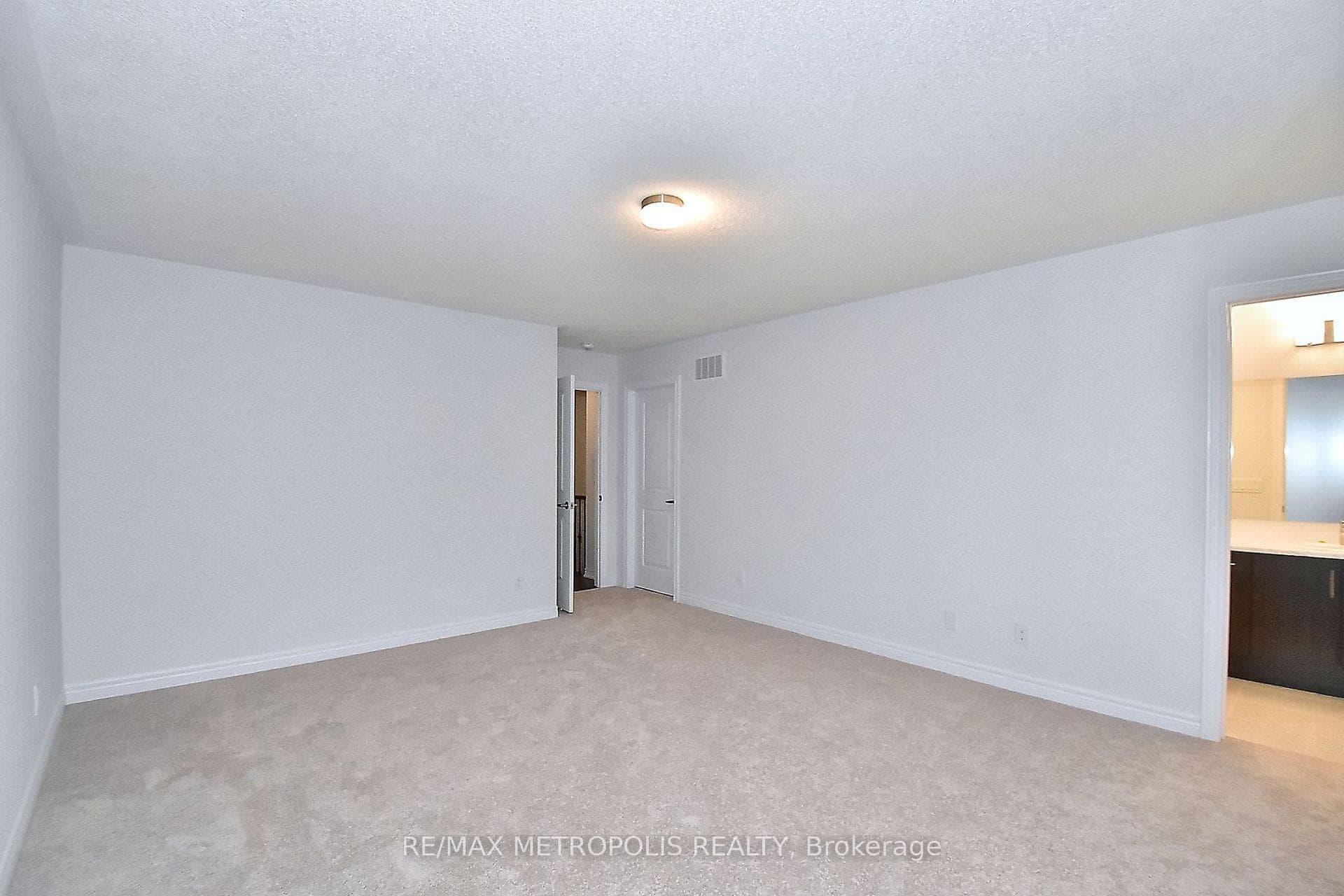 61 Seedling Crescent, Whitchurch-Stouffville, ON L4A 4V5, Whitchurch-Stouffville, ON — photo 28 of 37