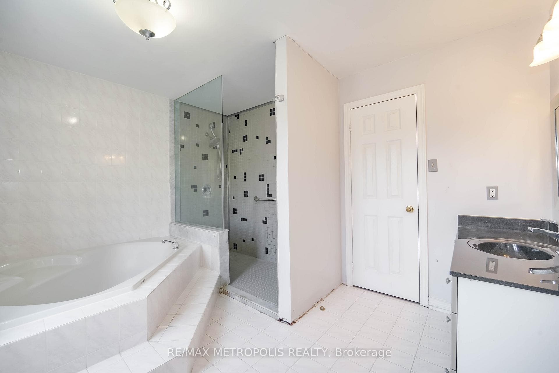 2 Schooner Court, Markham, ON L6C 1R2, Markham, ON — photo 14 of 50