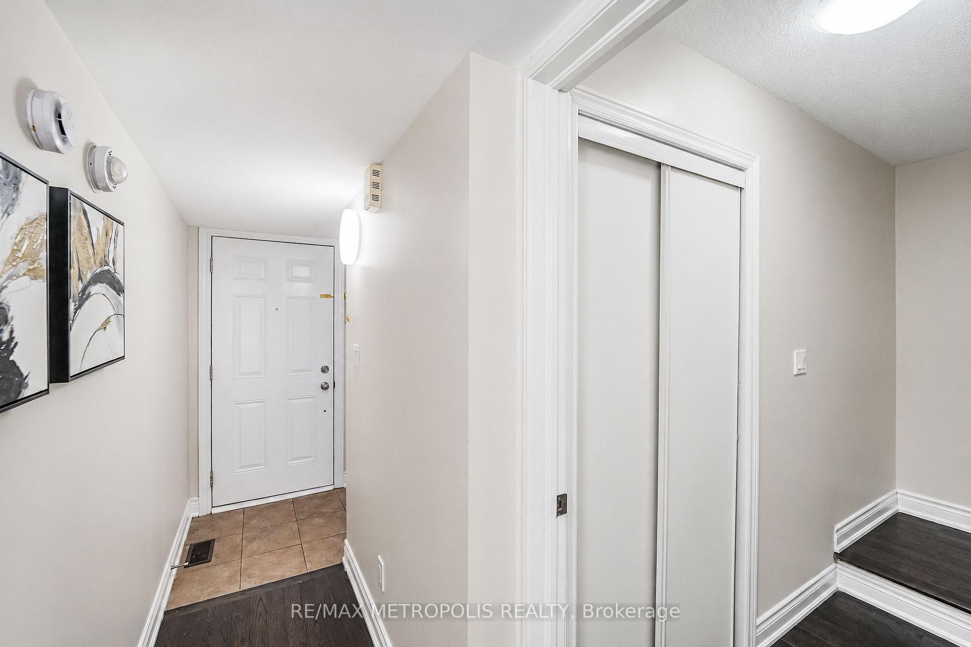 3767B St Claire Avenue E, Toronto, ON M1M 0C8, Toronto E08, ON — photo 17 of 38