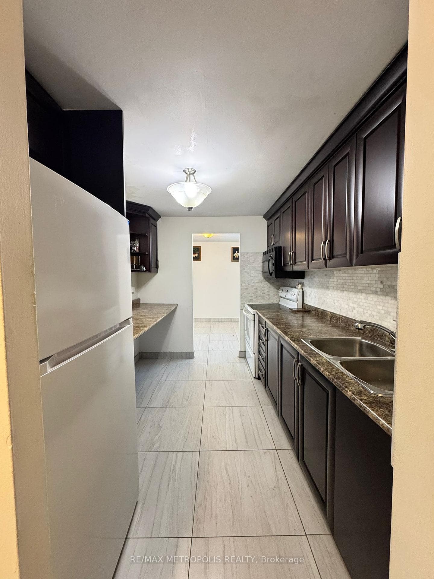 1445 Wilson Avenue 202, Toronto, ON M3M 1J5, Toronto W05, ON — photo 5 of 17