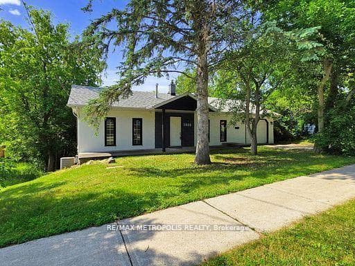 1000 Elgin Street, Newmarket, ON L3Y 3C1, Newmarket, ON — photo 1 of 51
