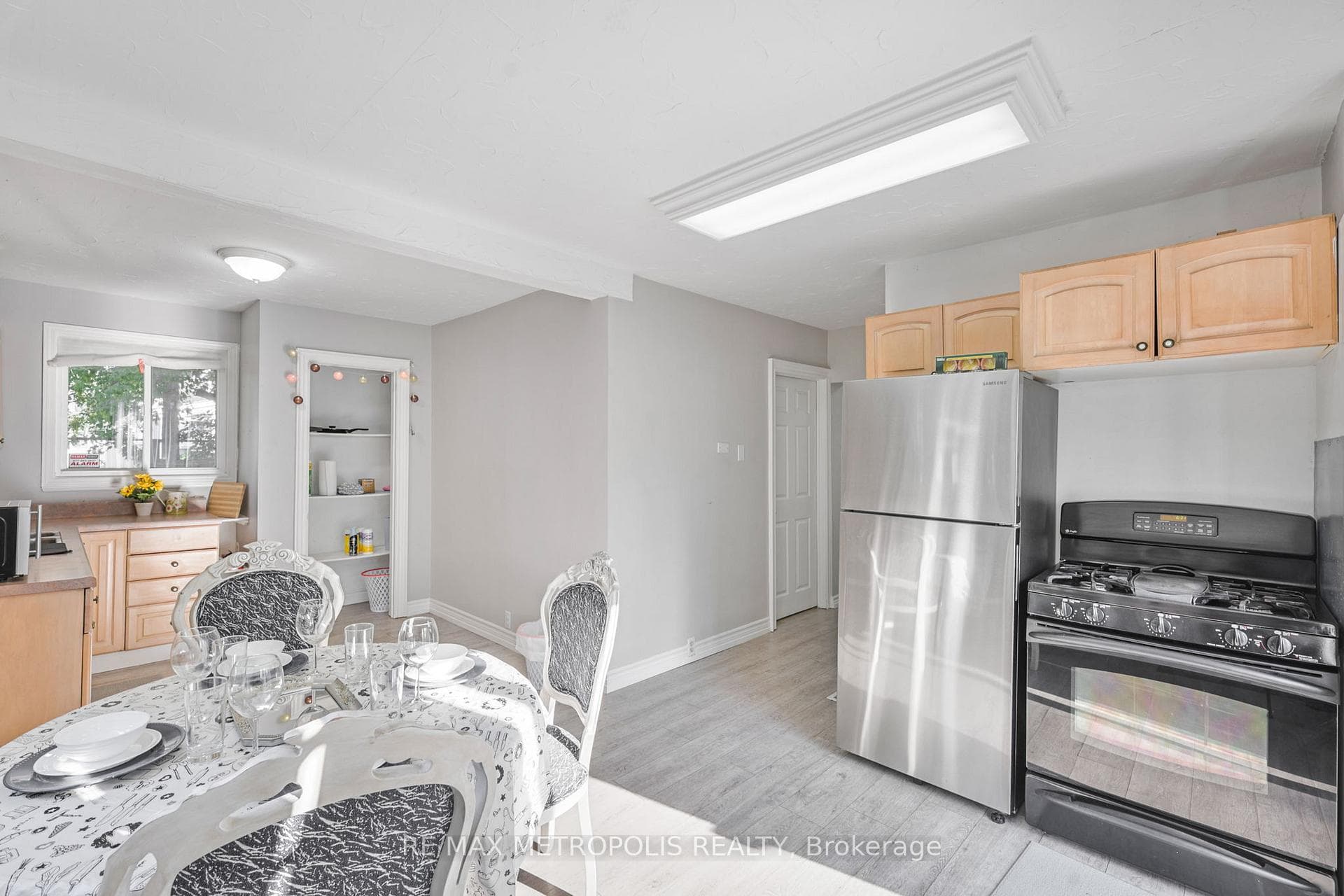 719 KNOX Avenue, Hamilton, ON L8H 6K7, Hamilton, ON — photo 17 of 29