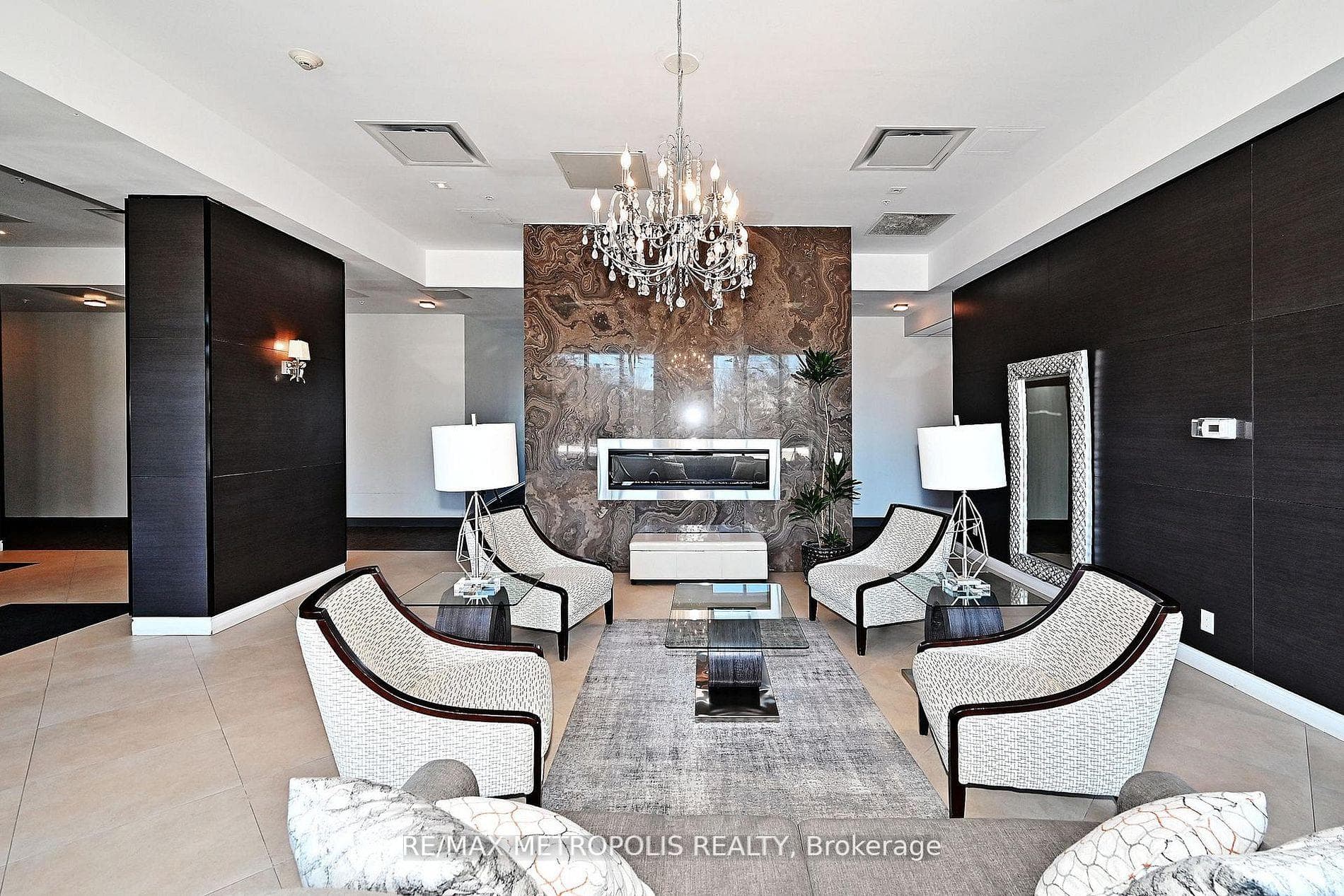 11611 Yonge Street 809, Richmond Hill, ON L4E 1G2, Richmond Hill, ON — photo 4 of 51