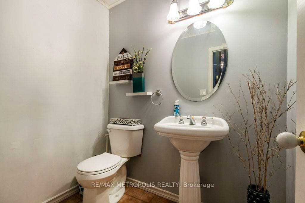 269 Burnett Avenue, Cambridge, ON N1T 1E8, Cambridge, ON — photo 20 of 51