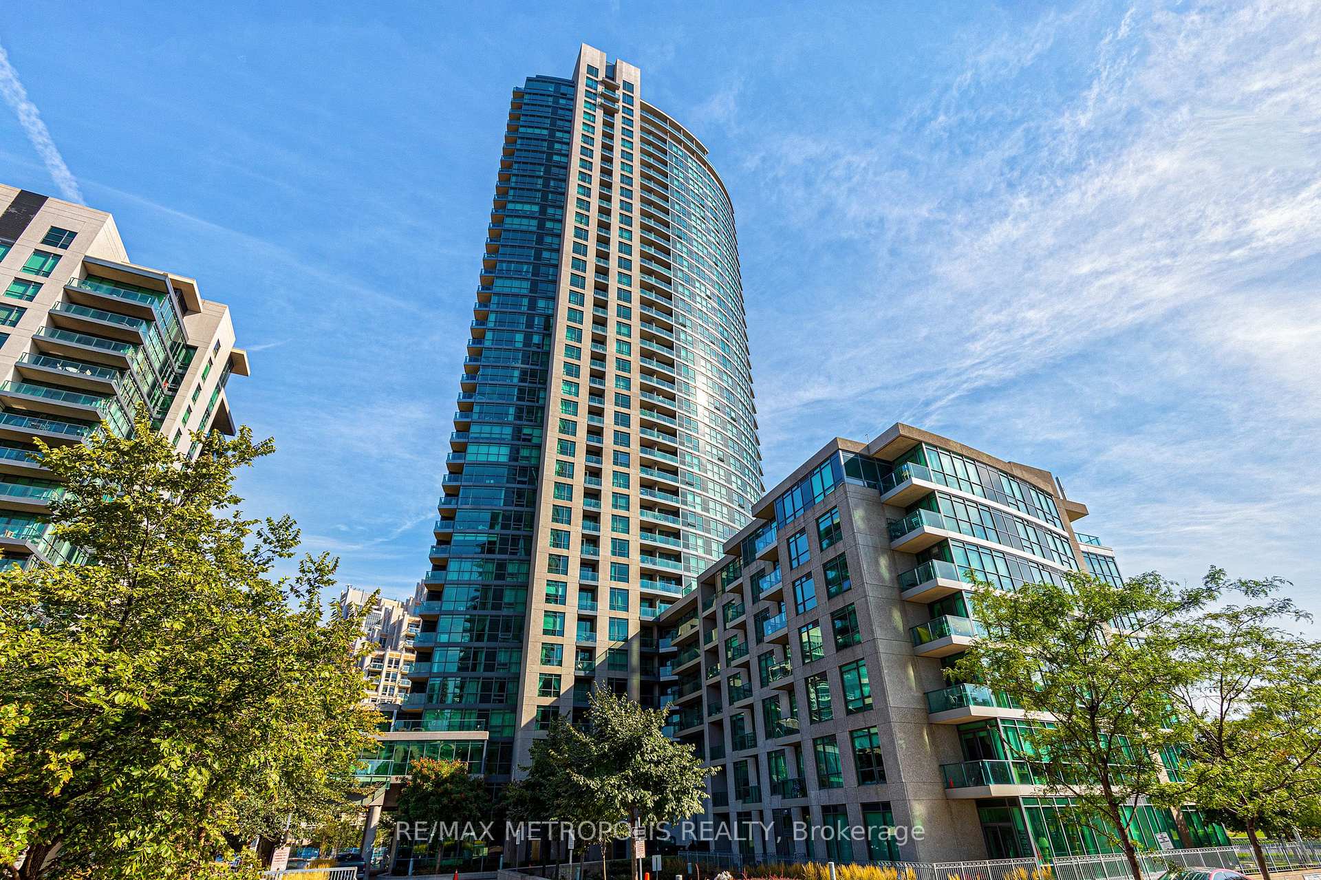215 Fort York Boulevard 208, Toronto C01, ON M5V 4A2, Toronto C01, ON — photo 23 of 25
