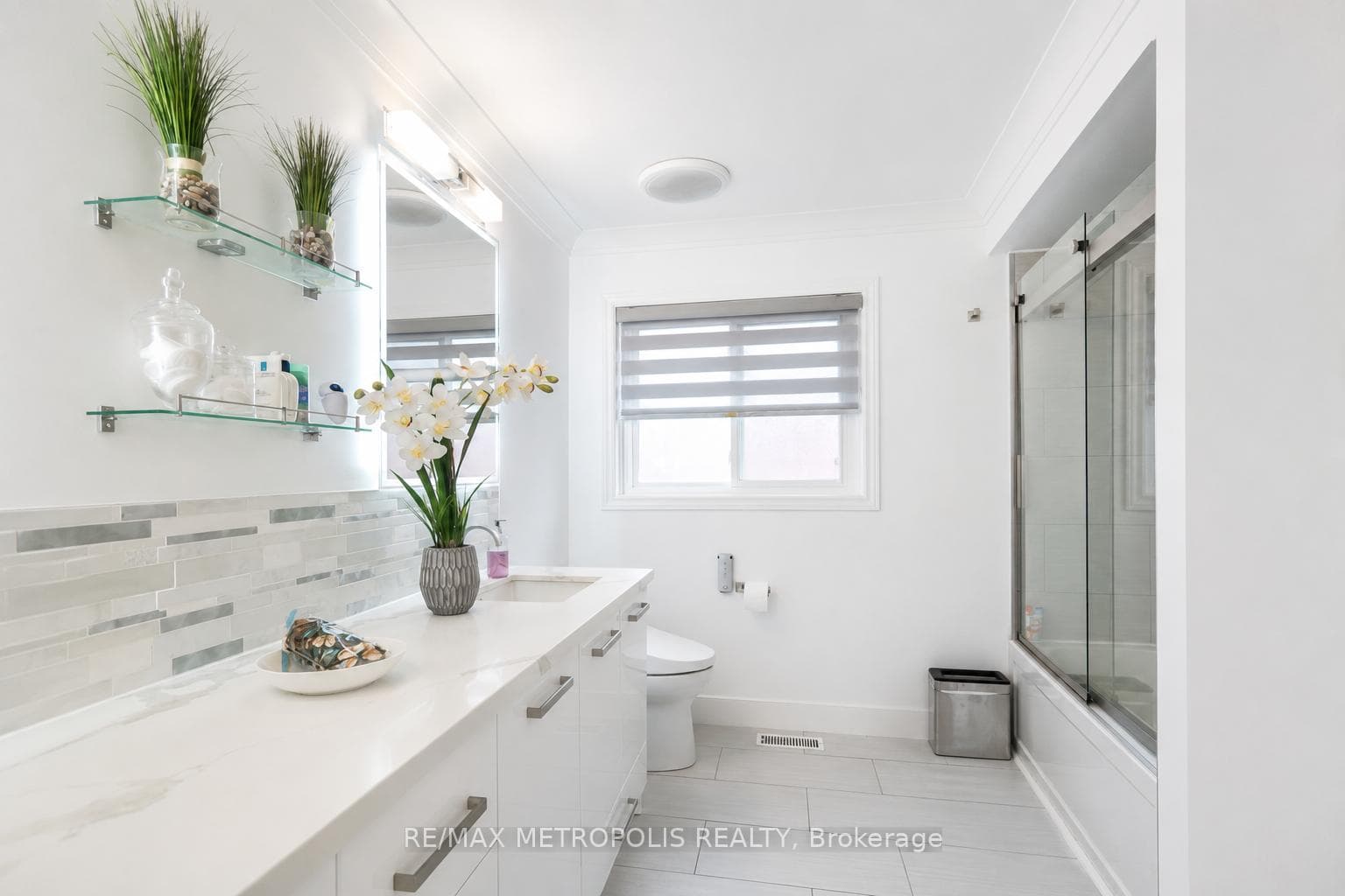 37 Bennett Road, Toronto, ON M1E 3Y1, Toronto E10, ON — photo 24 of 46
