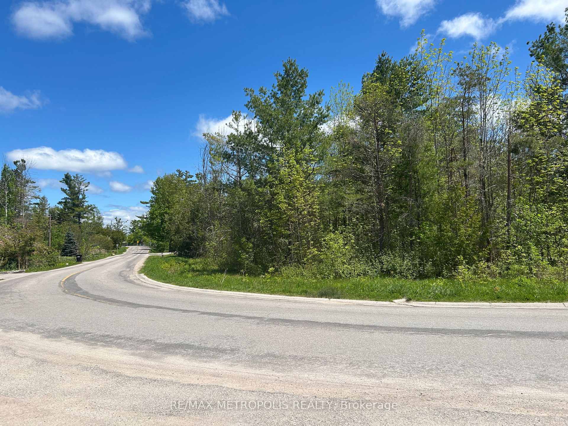 593 Lakeshore Road E, Oro-Medonte, ON L5G 1J4, Oro-Medonte, ON — photo 3 of 20
