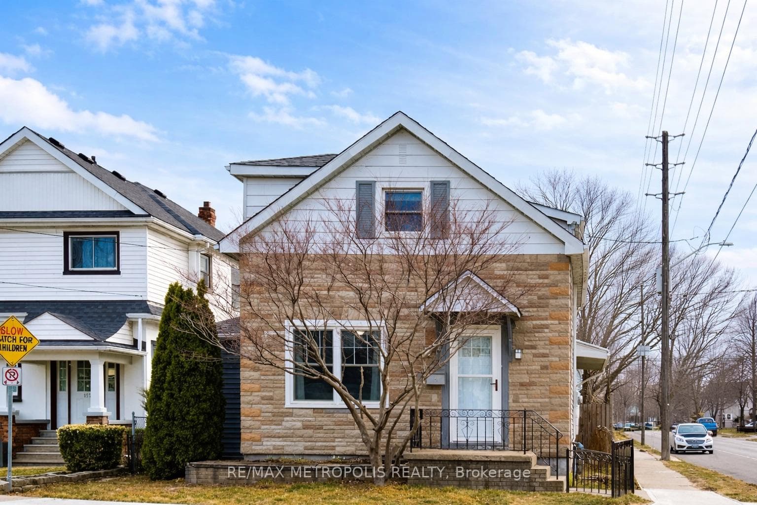 159 York Street, St. Catharines, ON L2R 6E9, St. Catharines, ON — photo 1 of 40