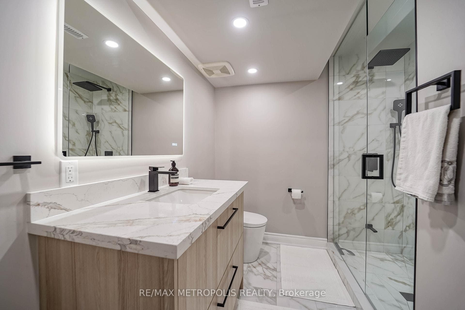 4392 Grassland Crescent, Mississauga, ON L5V 1E2, Mississauga, ON — photo 35 of 57