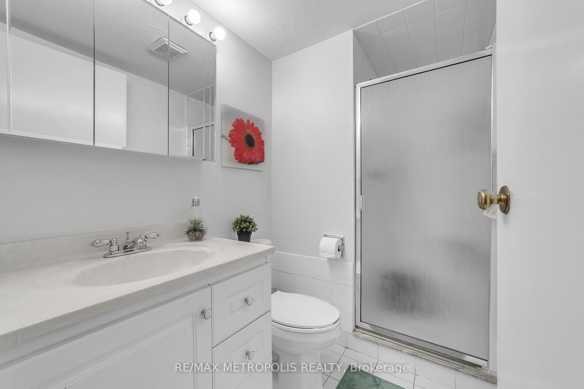 2470 Eglinton Avenue W 1604, Toronto W04, ON M6M 5E7, Toronto W04, ON — photo 15 of 26