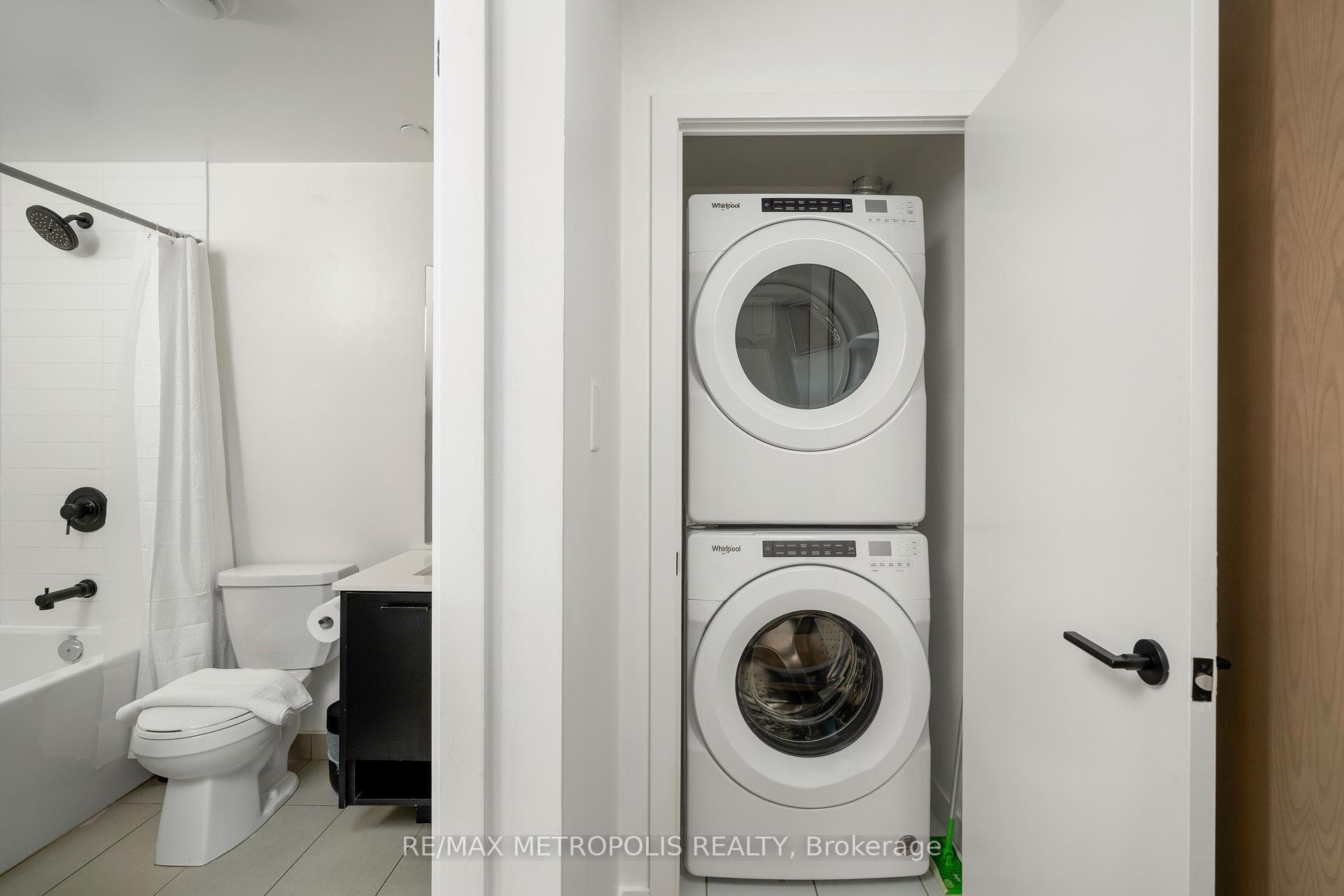 2300 St Clair Avenue W 407, Toronto W02, ON M6N 0B3, Toronto W02, ON — photo 35 of 51