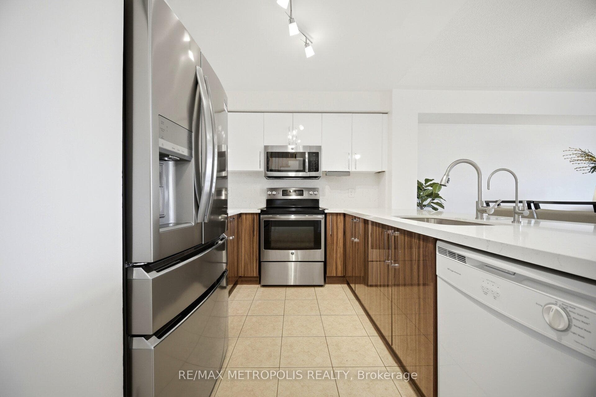 3975 Eglinton Avenue W 17, Mississauga, ON L5M 0E7, Mississauga, ON — photo 18 of 49