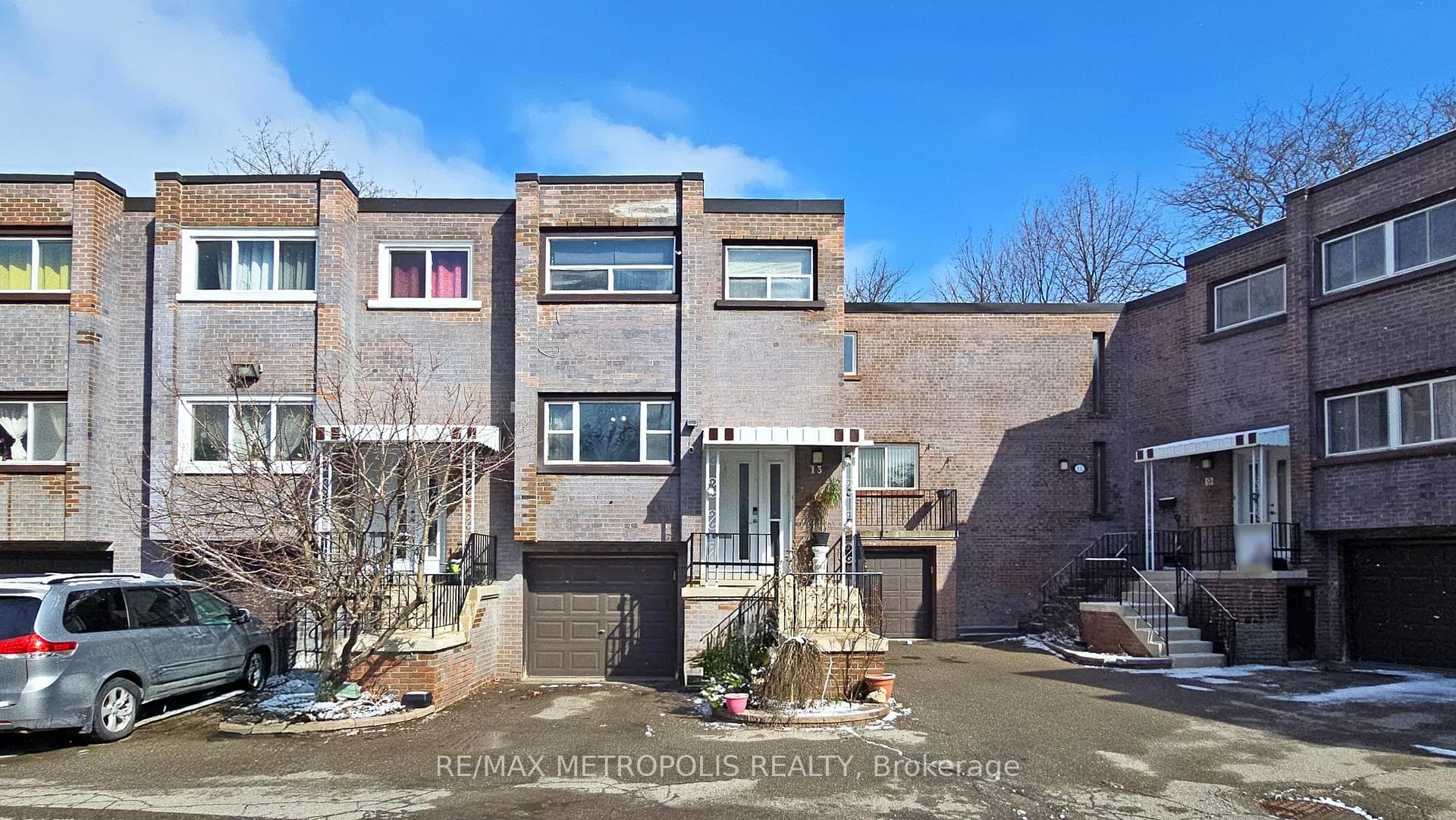 13 Candy Court Way 13, Toronto, ON M2R 2Y7, Toronto C07, ON — photo 2 of 48