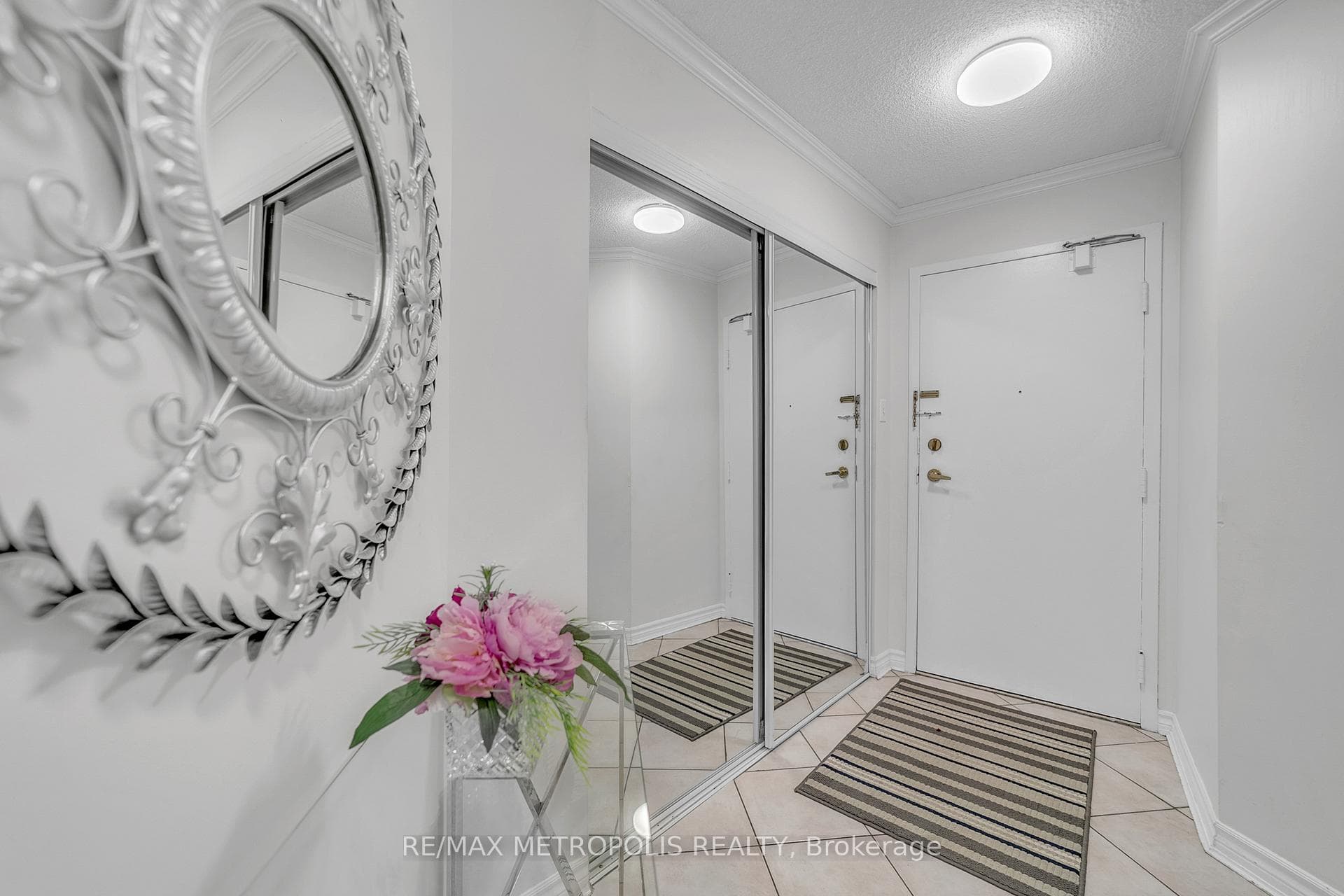 2470 Eglinton Avenue W 1604, Toronto W04, ON M6M 5E7, Toronto W04, ON — photo 9 of 26
