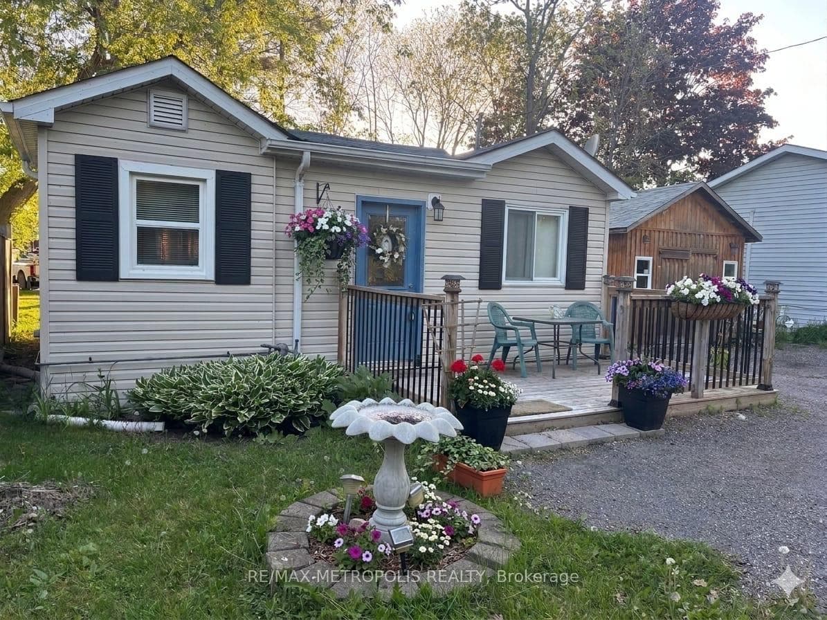 28 & 30 Thompson Drive, Georgina, ON L0E 1L0, Georgina, ON — photo 1 of 14