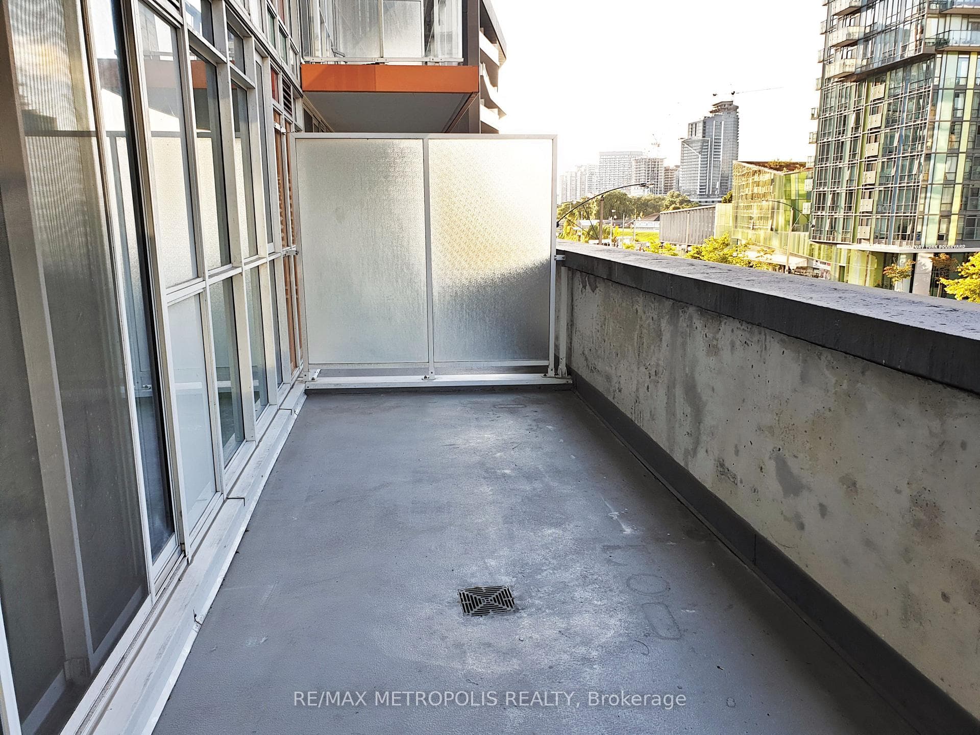 85 Queens Wharf Road 312, Toronto C01, ON M5V 0J9, Toronto C01, ON — photo 8 of 10