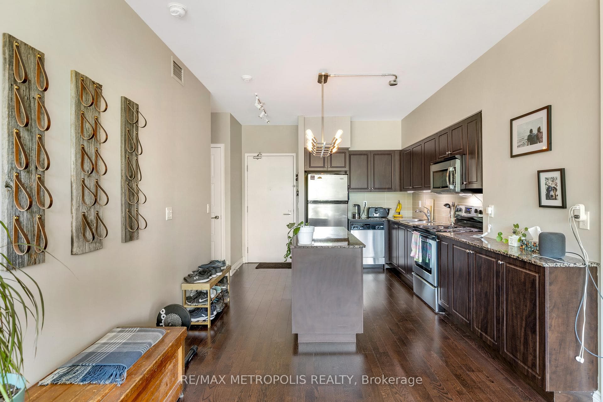215 Fort York Boulevard 208, Toronto C01, ON M5V 4A2, Toronto C01, ON — photo 15 of 25