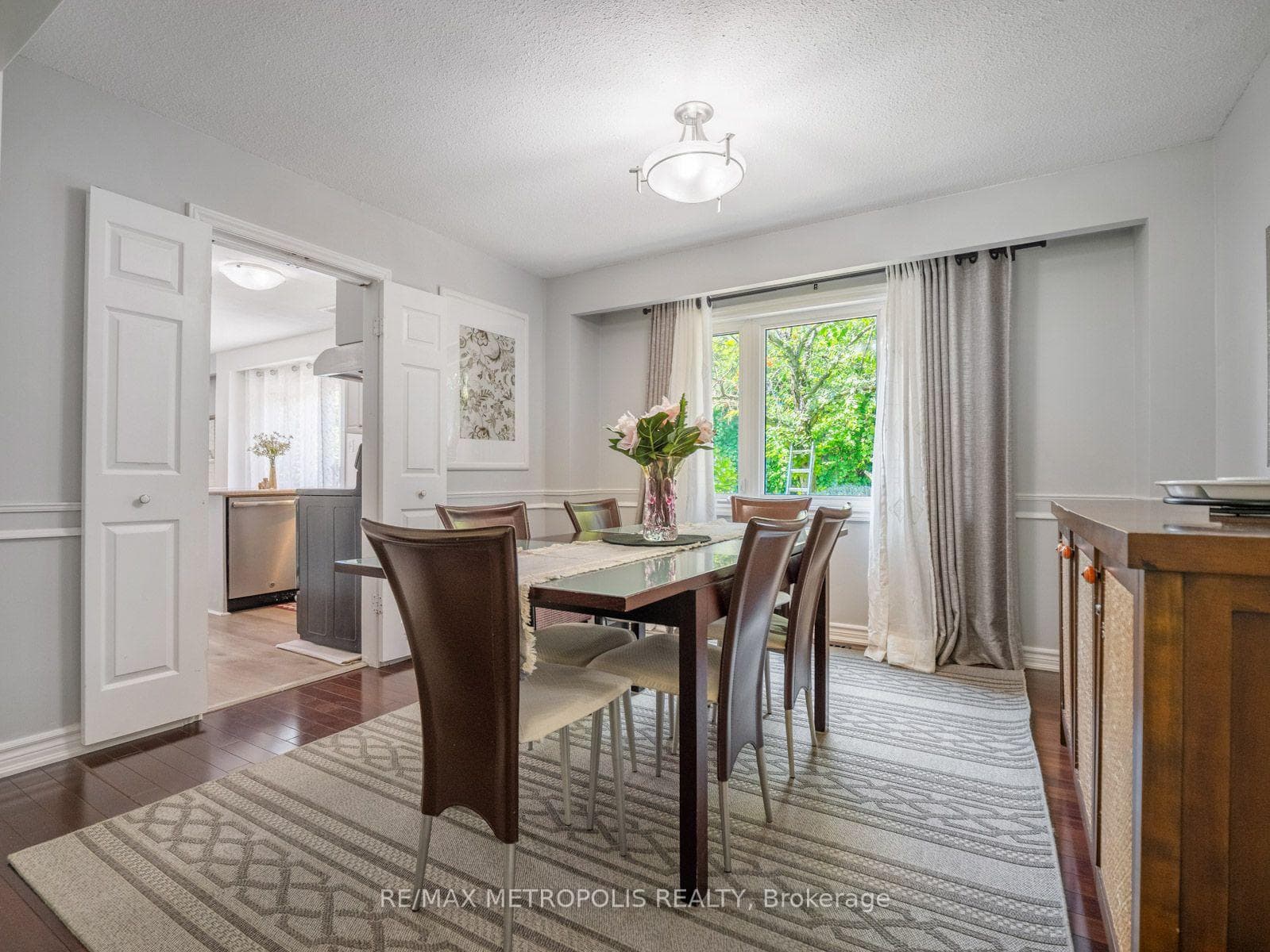 144 All Saints Crescent, Oakville, ON L6J 5Y8, Oakville, ON — photo 10 of 42