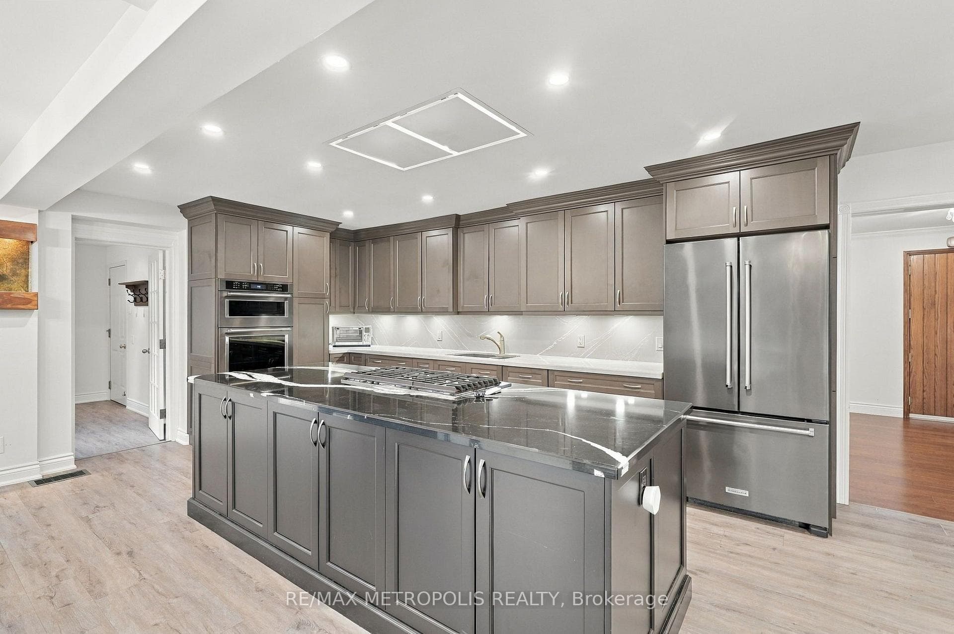 1228 Elgin Crescent, Oakville, ON L6H 2J7, Oakville, ON — photo 11 of 50