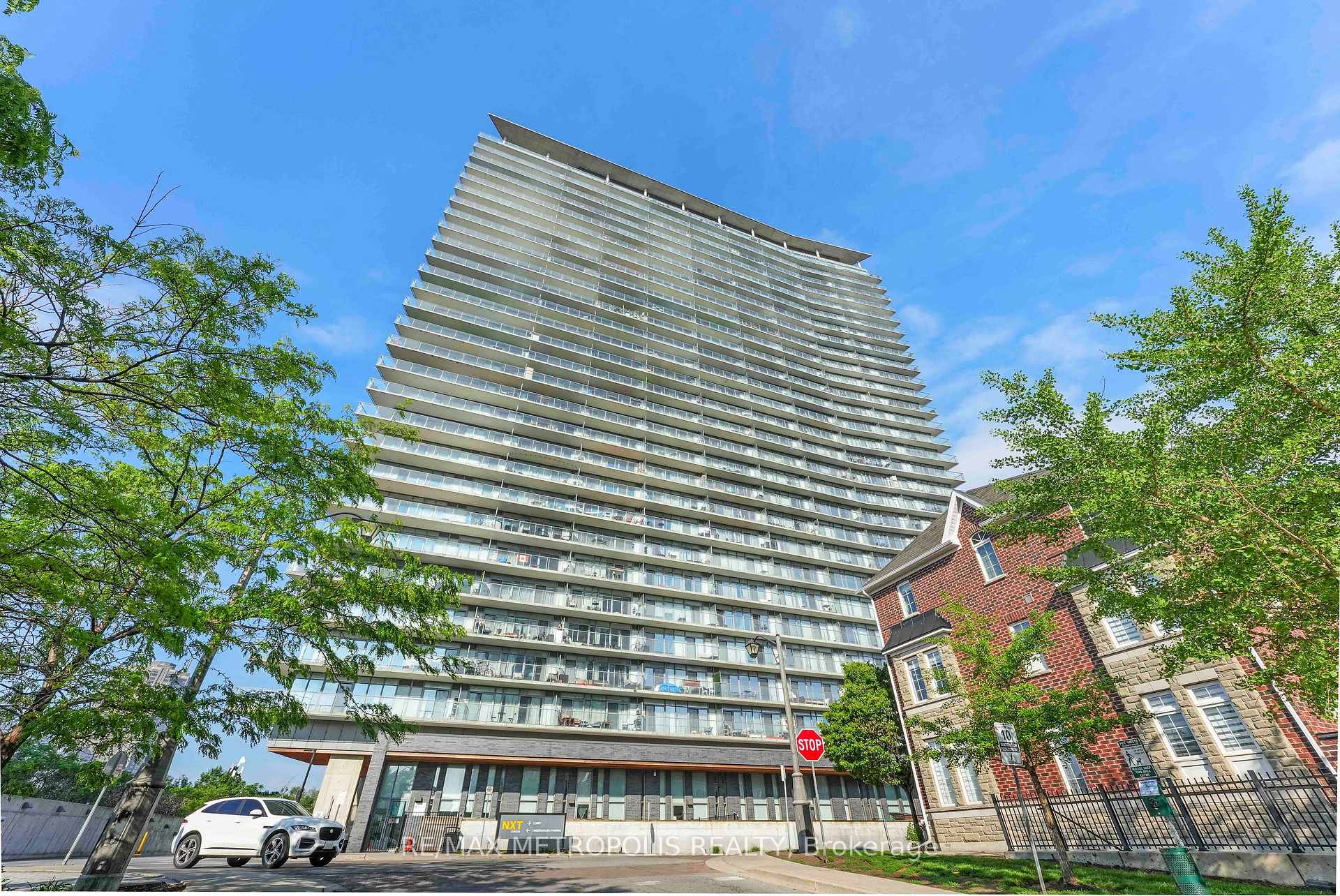 103 The Queensway Avenue 1414, Toronto, ON M6S 5B3, Toronto W01, ON — photo 2 of 40