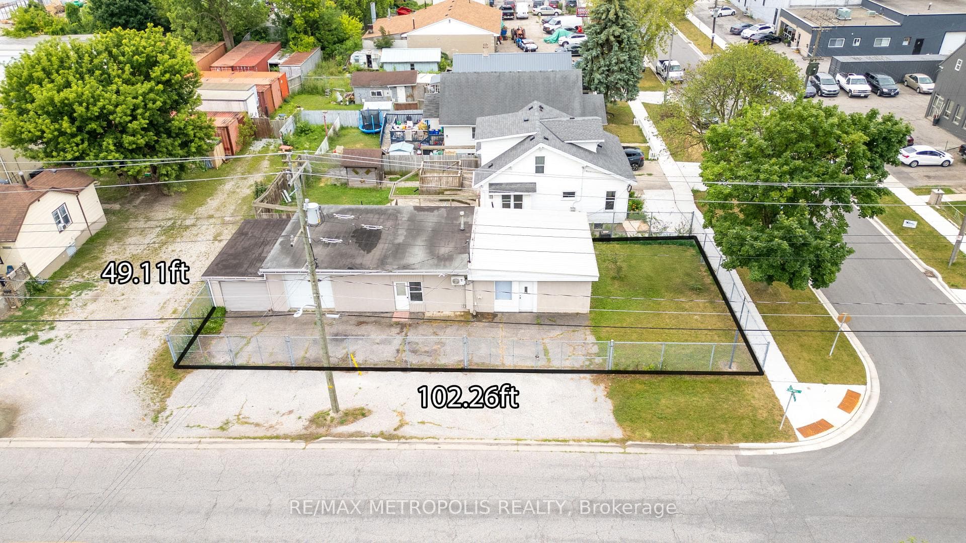 431 Campbell Street, Sarnia, ON N7T 2J1, Sarnia, ON — photo 2 of 48