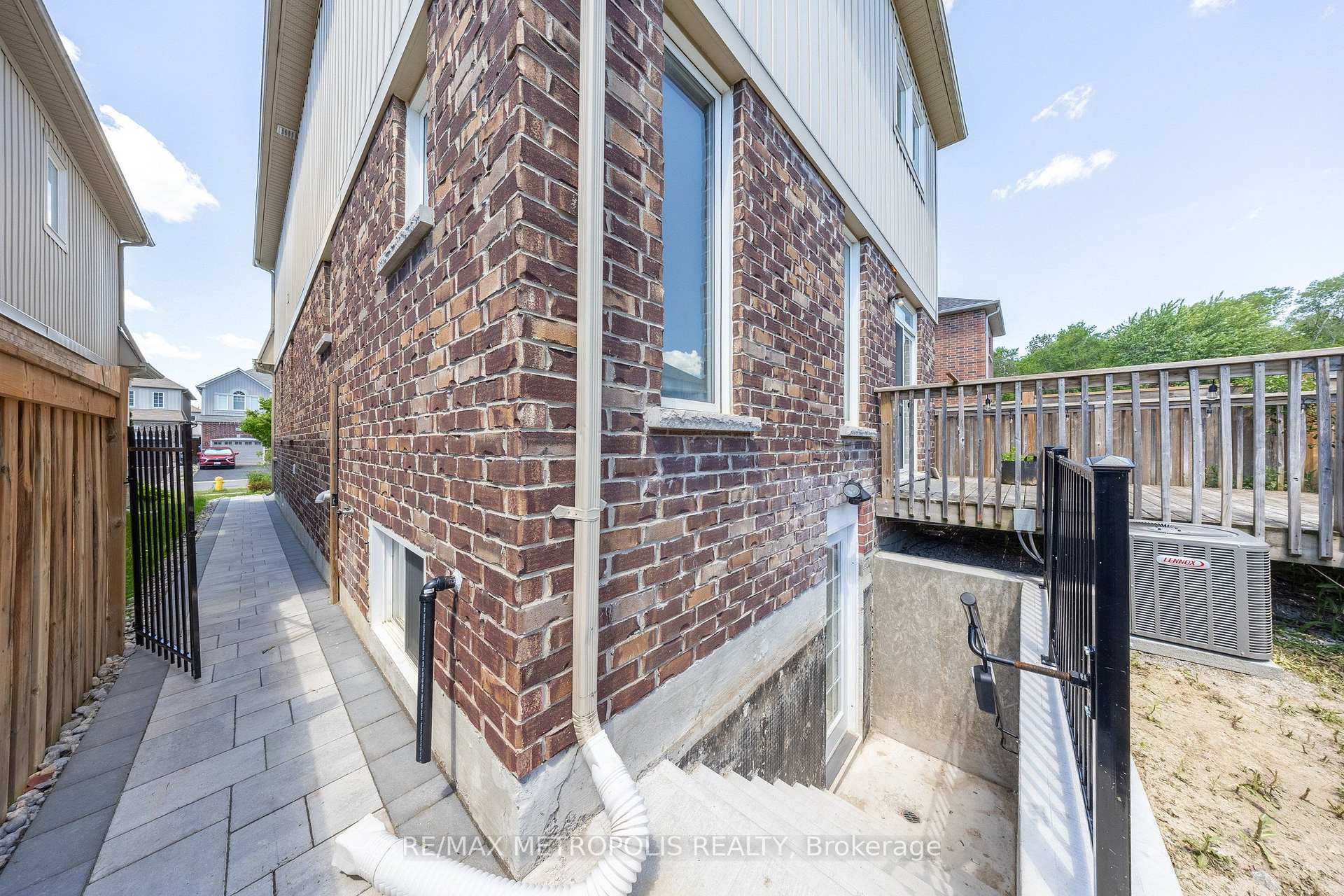 23 Gordon Cowling Street, Clarington, ON L1E 0G7, Clarington, ON — photo 37 of 61
