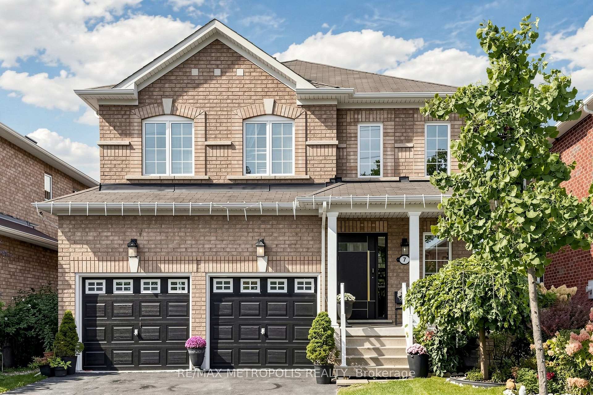 7 Oceanpearl Crescent, Whitby, ON L1N 0C5, Whitby, ON — photo 2 of 50