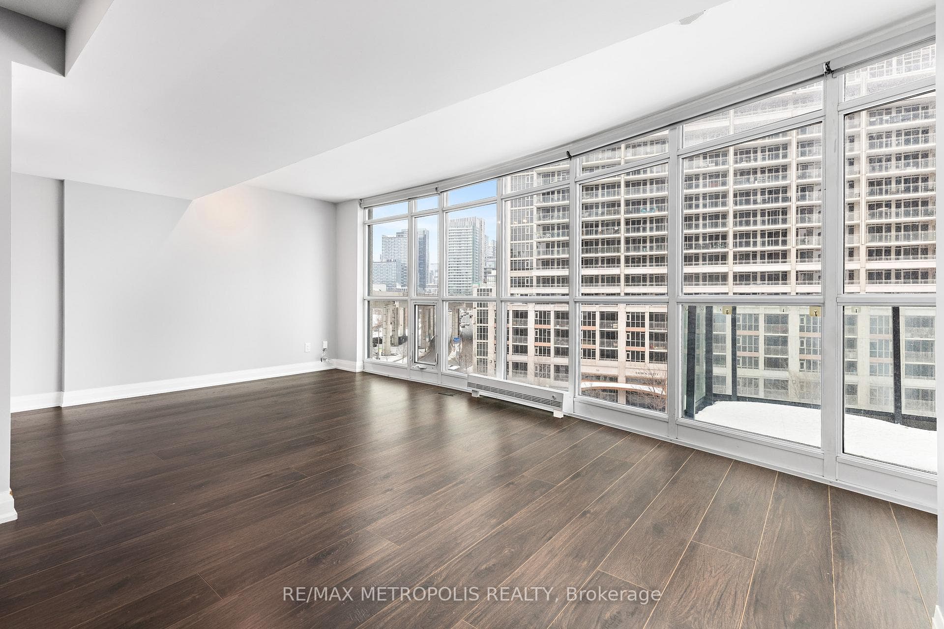 209 Fort York Boulevard 678, Toronto, ON M5V 4A1, Toronto C01, ON — photo 16 of 56