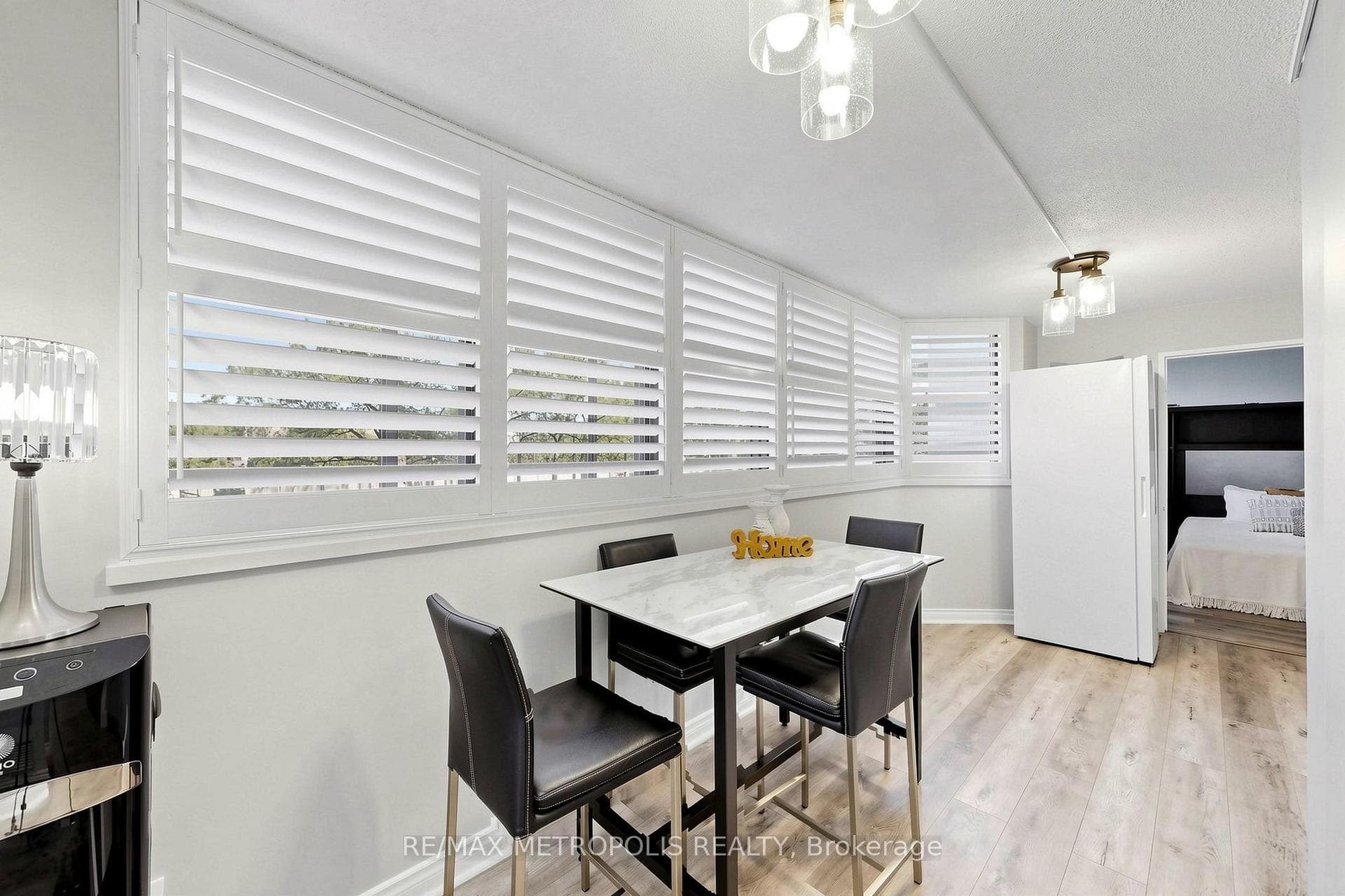 1111 Bough Beeches Boulevard 207, Mississauga, ON L4W 4N1, Mississauga, ON — photo 18 of 49