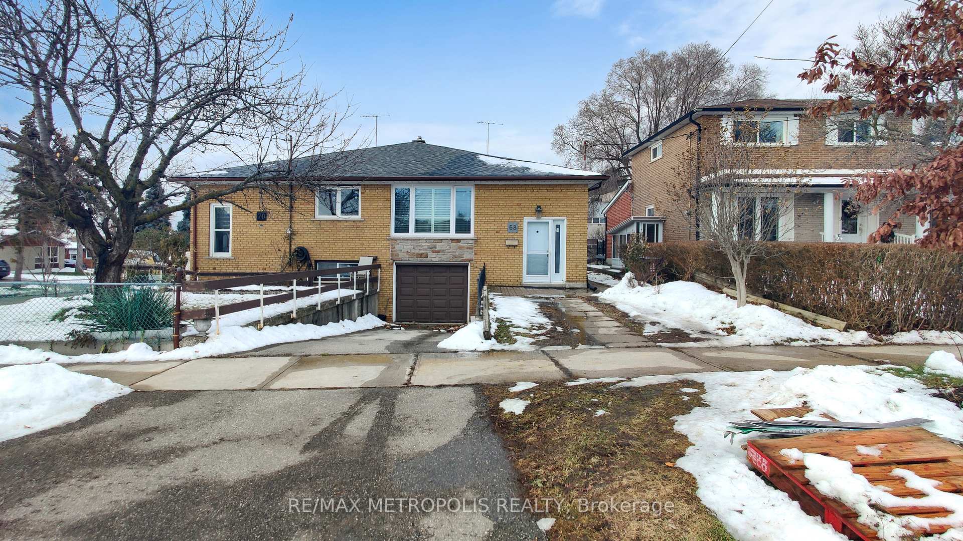 68 Paulvale Crescent, Toronto W05, ON M3J 1K5, Toronto W05, ON — photo 1 of 49