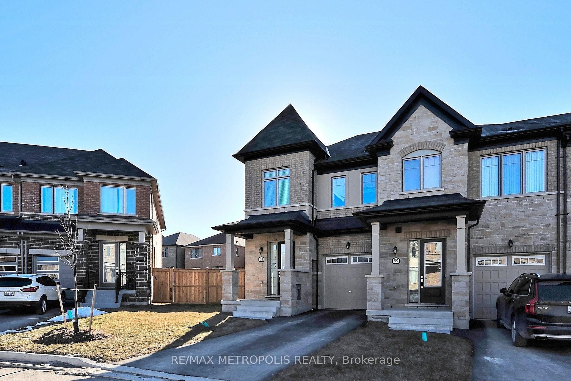 61 Seedling Crescent, Whitchurch-Stouffville, ON L4A 4V5, Whitchurch-Stouffville, ON — photo 4 of 37