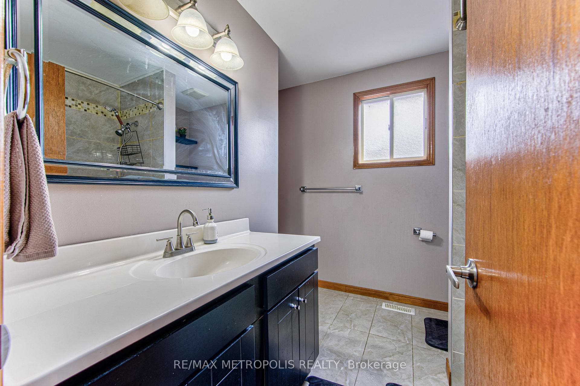 184 Stonyburn Crescent, Cambridge, ON N1R 7X8, Cambridge, ON — photo 25 of 50