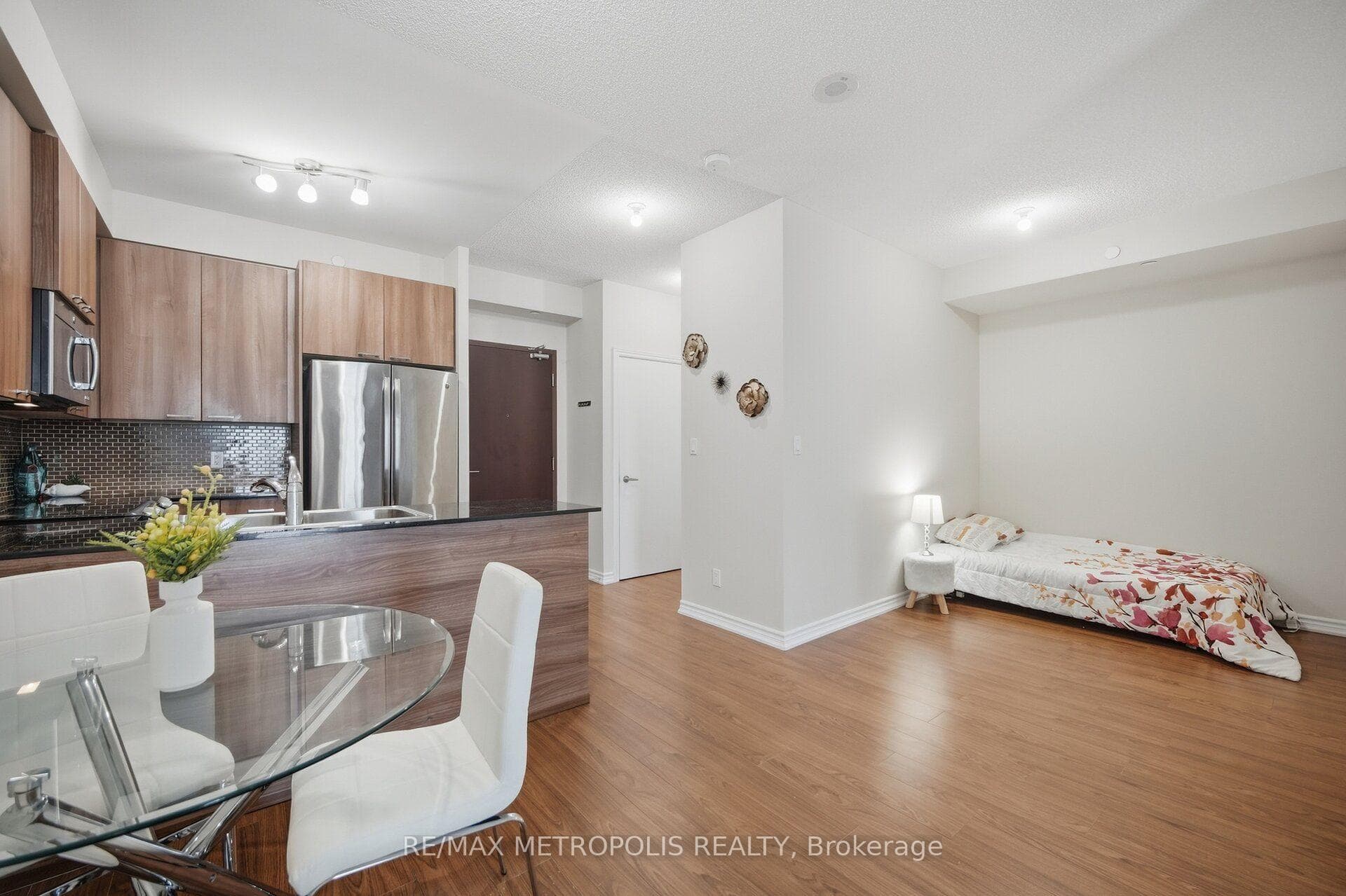 1328 Birchmount Road 306, Toronto, ON M1R 0B6, Toronto E04, ON — photo 13 of 32