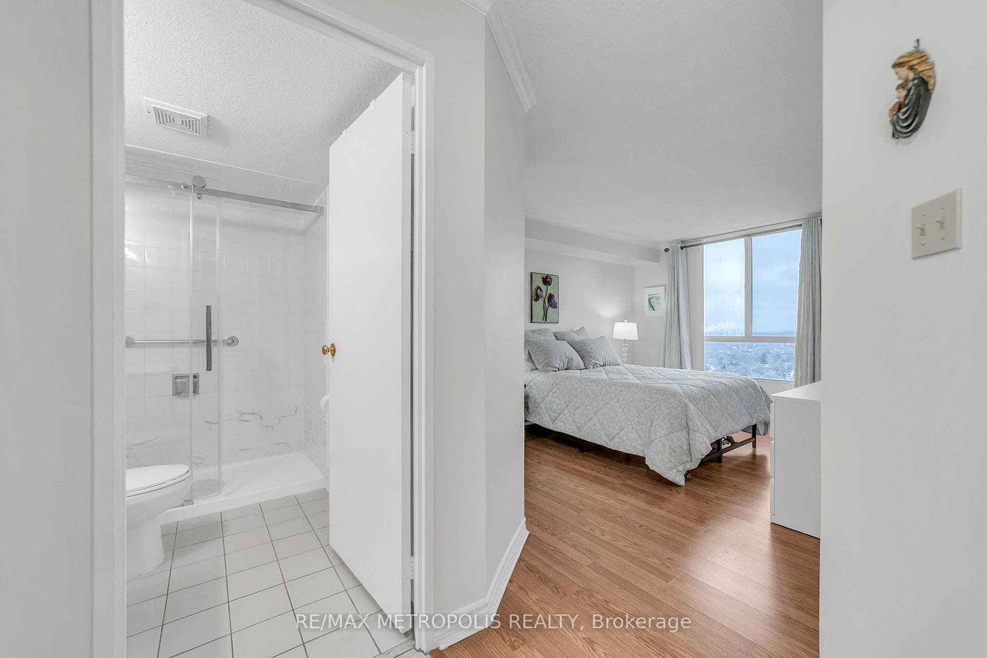 2470 Eglinton Avenue W 1604, Toronto W04, ON M6M 5E7, Toronto W04, ON — photo 16 of 26