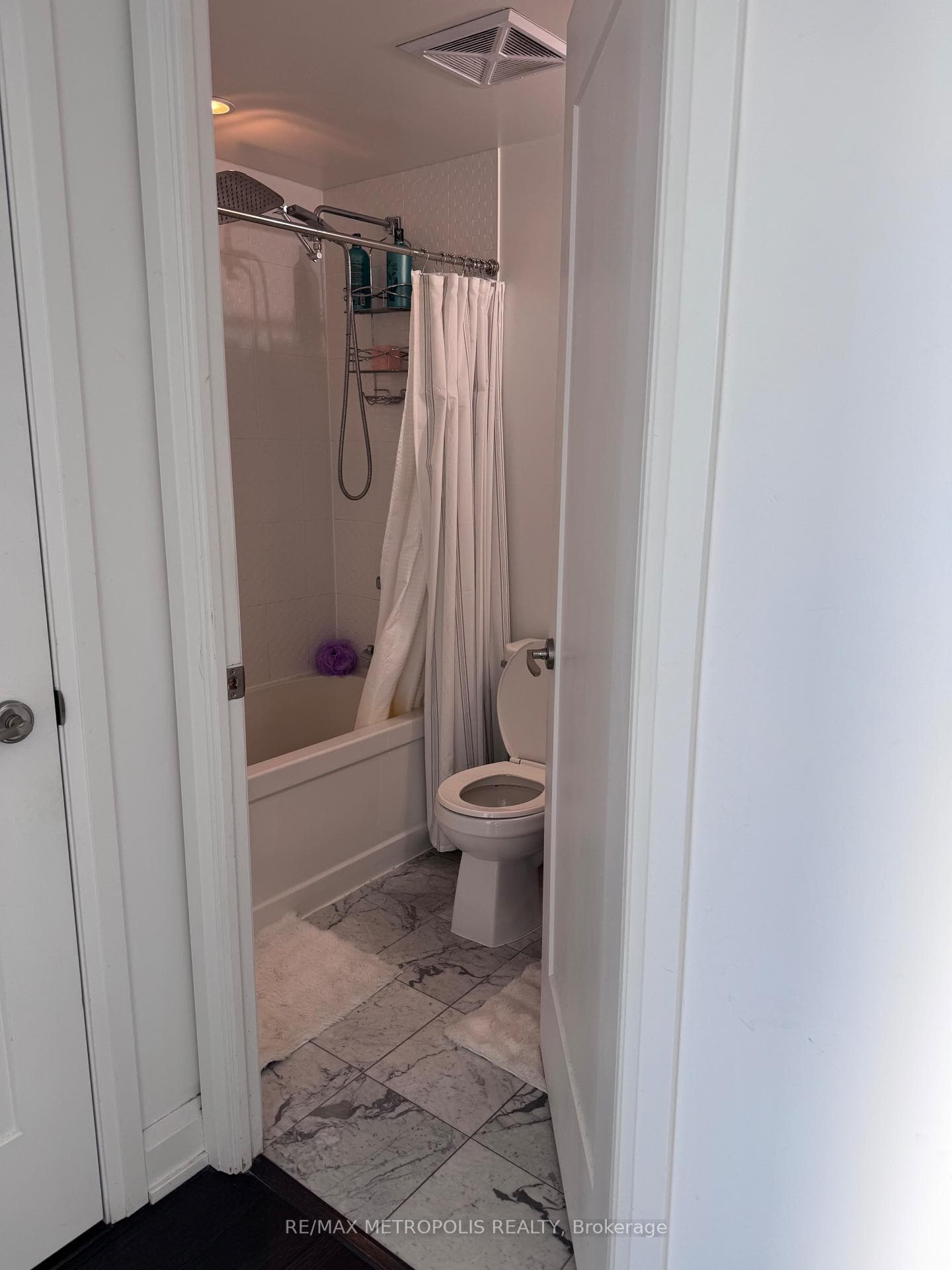 56 Annie Craig Drive 3307, Toronto, ON M8V 0C8, Toronto W06, ON — photo 24 of 103