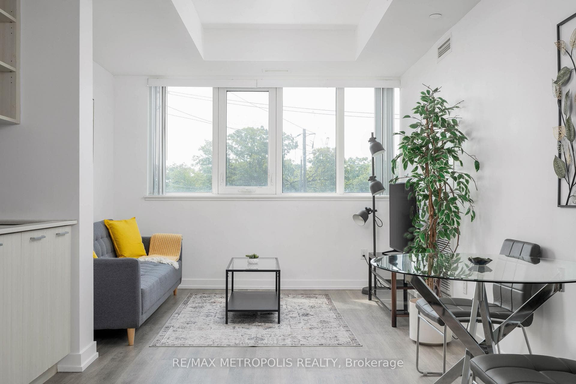 2300 St Clair Avenue W 307, Toronto, ON M6N 0B3, Toronto W02, ON — photo 4 of 41