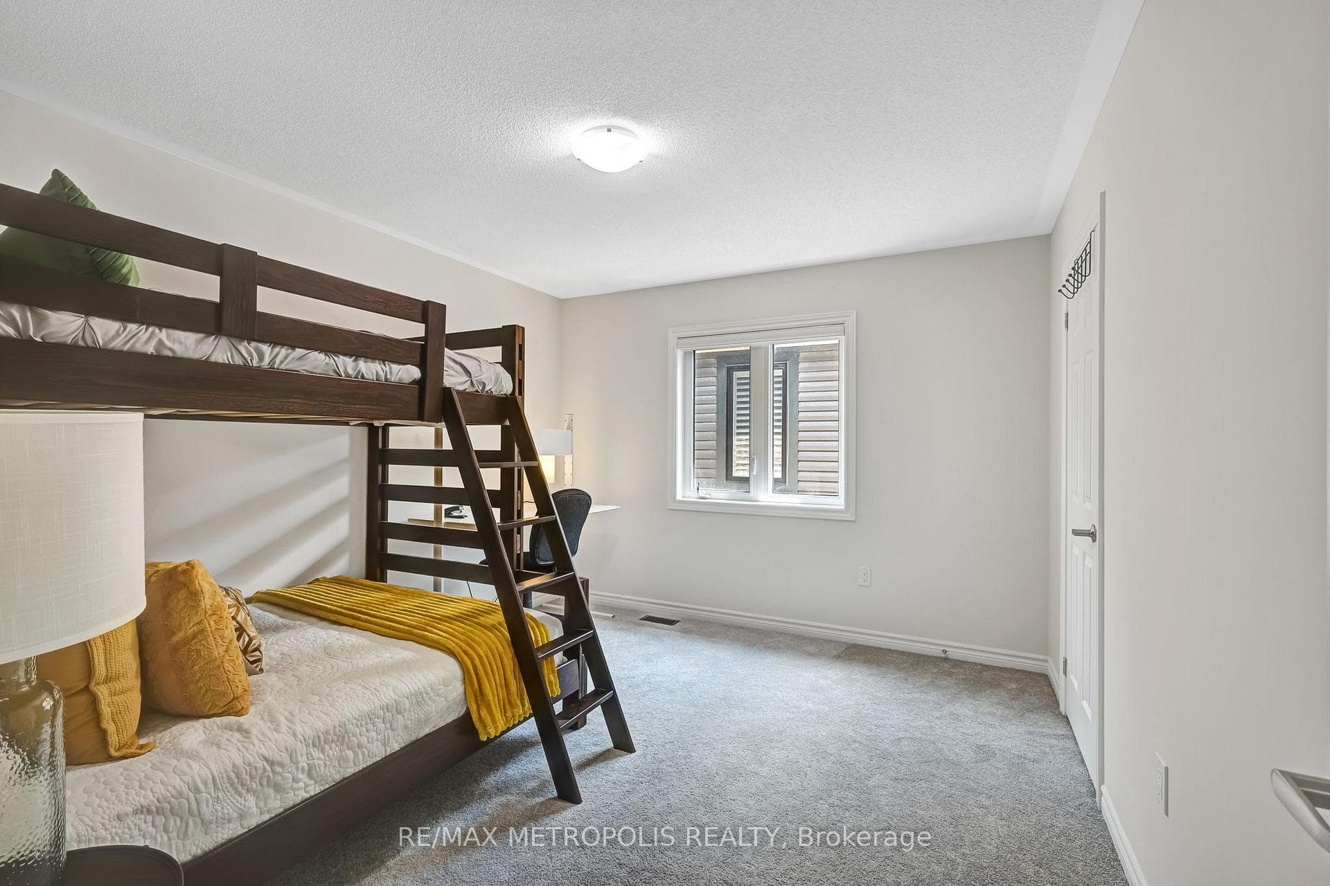 15 Douglas Kemp Crescent, Clarington, ON L1C 7E3, Clarington, ON — photo 33 of 50