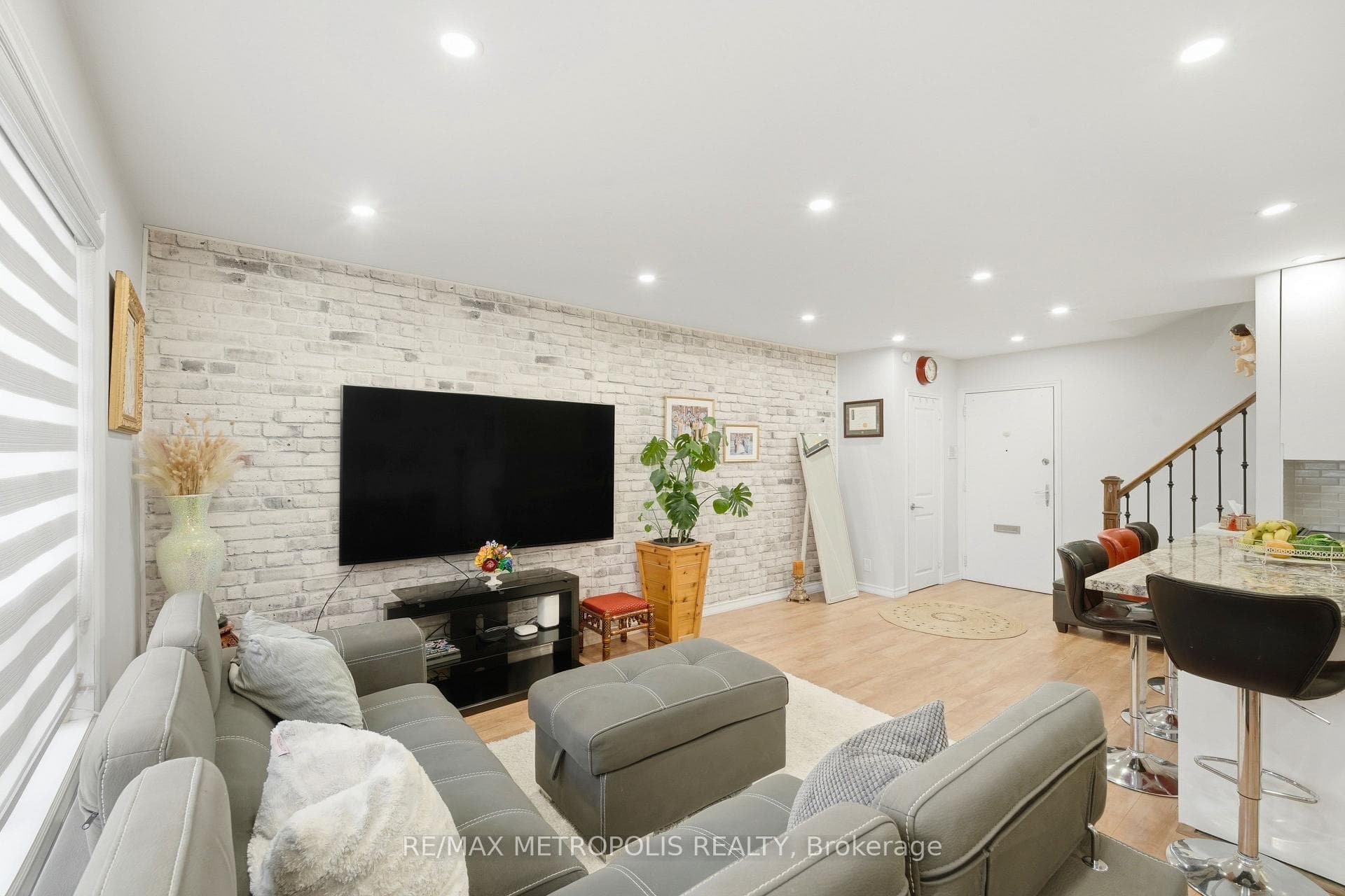 5877 Bathurst Street 205, Toronto, ON M2R 1Y7, Toronto C07, ON — photo 10 of 26