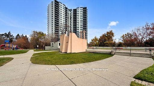 10 Martha Eaton Way 713, Toronto W04, ON M6M 5B3, Toronto W04, ON — photo 31 of 50