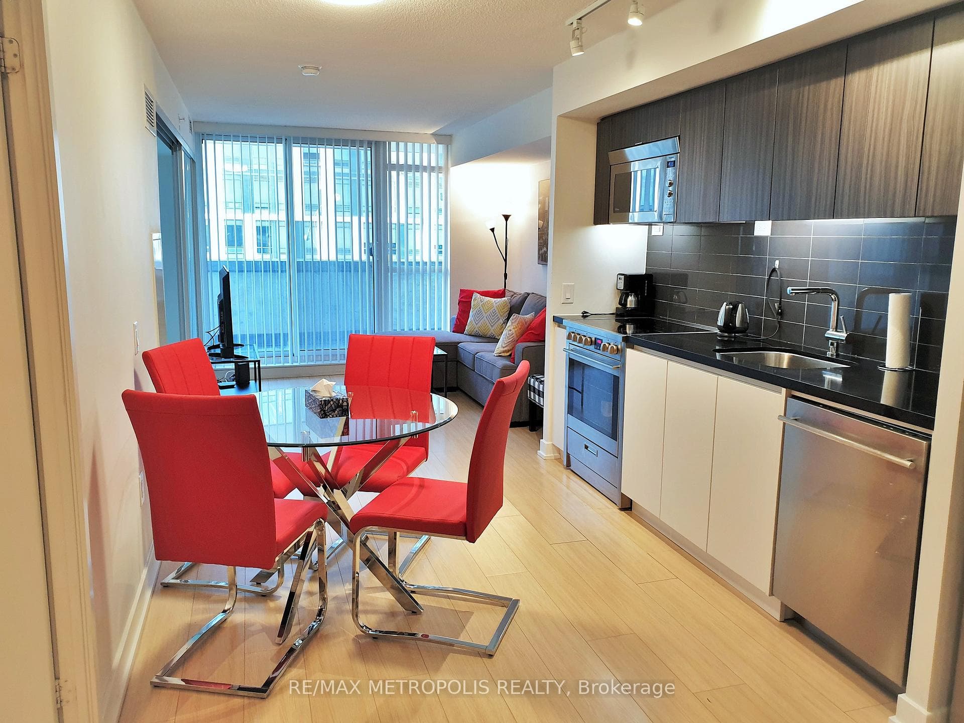 85 Queens Wharf Road 312, Toronto C01, ON M5V 0J9, Toronto C01, ON — photo 4 of 10