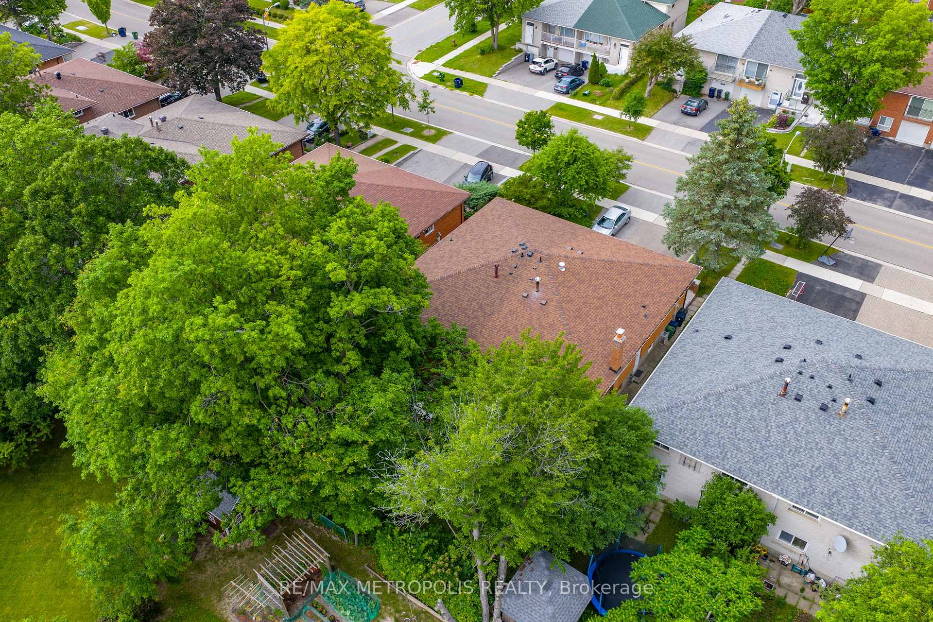 76 Harrington Crescent, Toronto C15, ON M2M 2Y5, Toronto C15, ON — photo 38 of 50